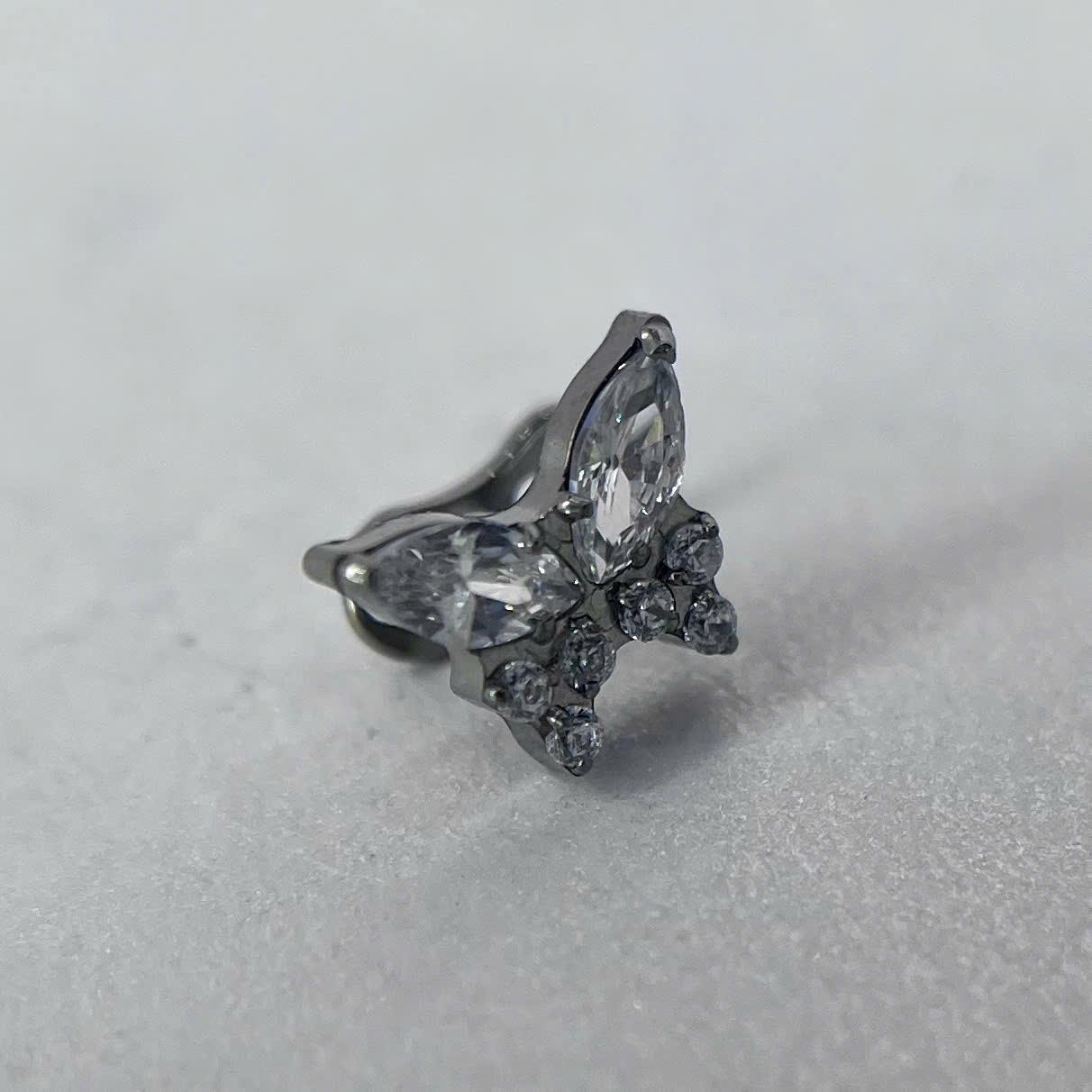 Khuyên cấy titan bướm_thumbnail_1