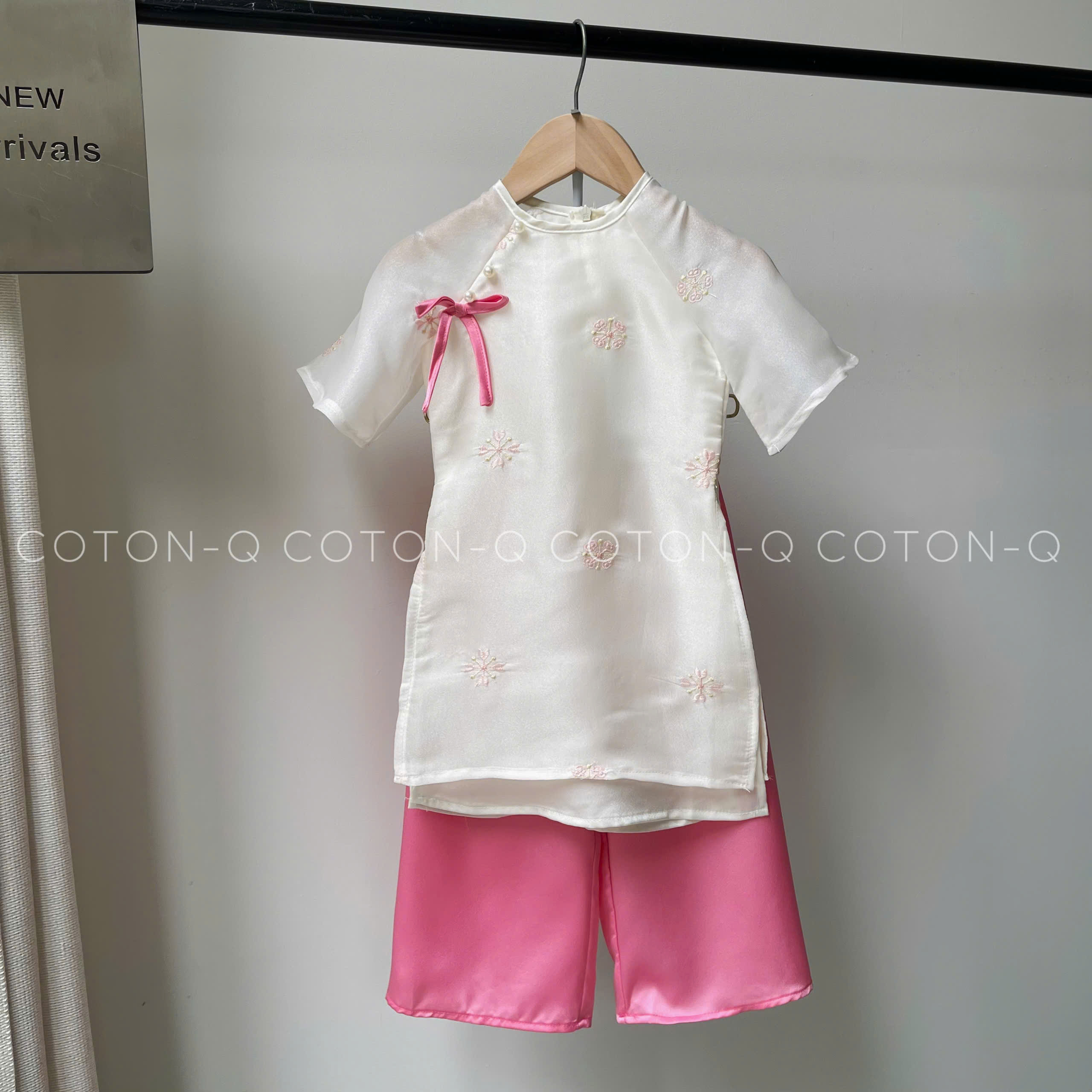 HE06 Set áo dài bé