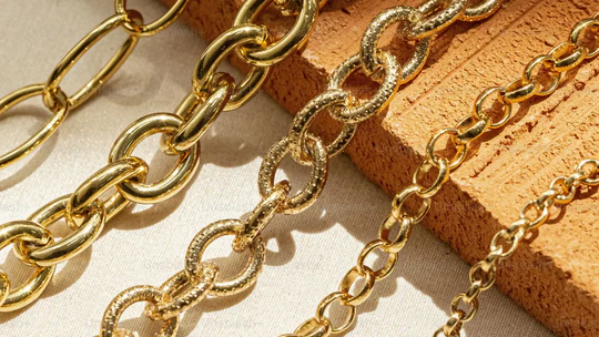 How to Wear Statement Jewellery: Top Styling Tips