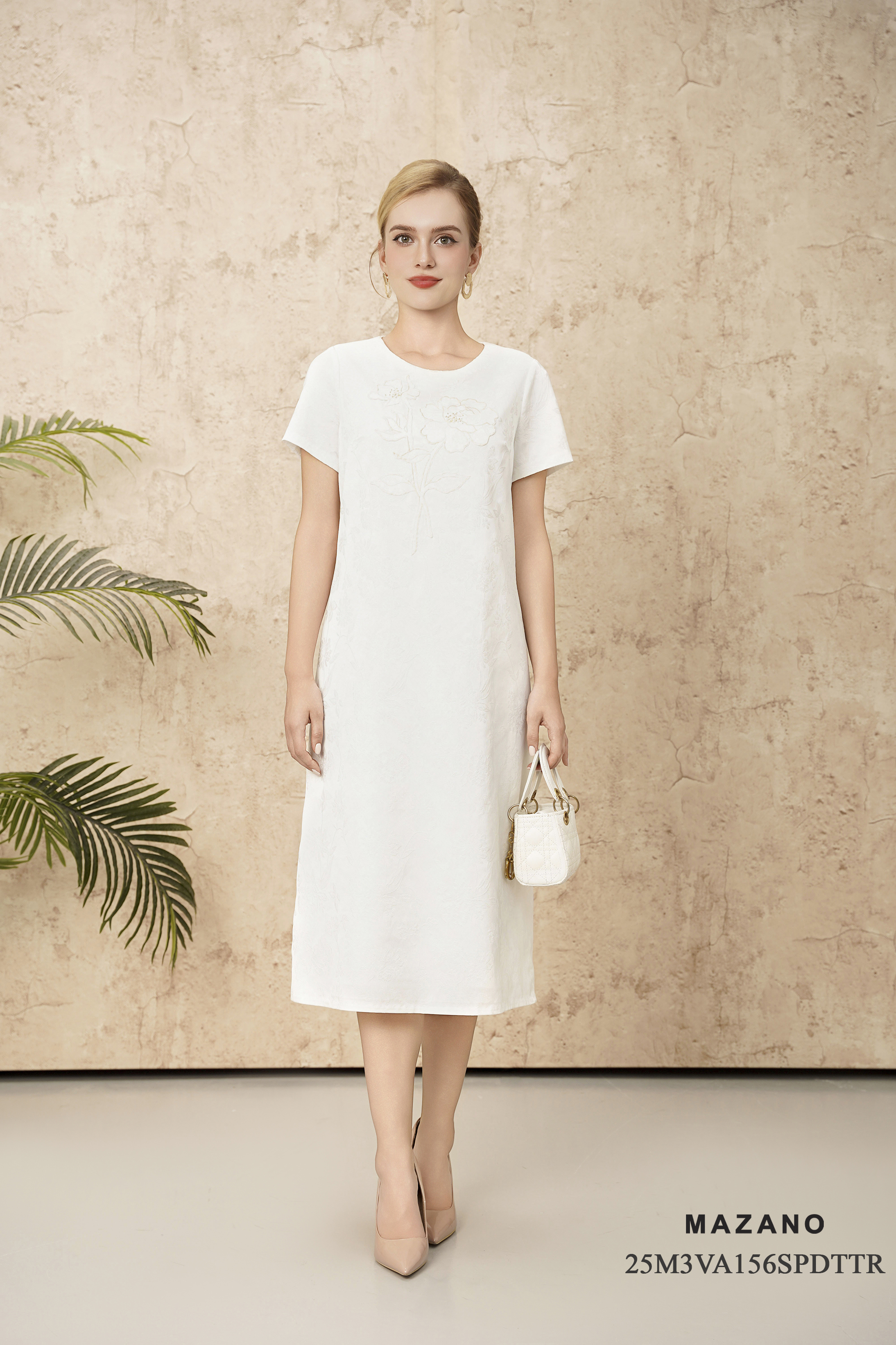 Váy Đầm suông Vải gấm vân chìm Thêu họa tiết thủ công Cổ tròn Tay ngắn Dài ngang bắp chân