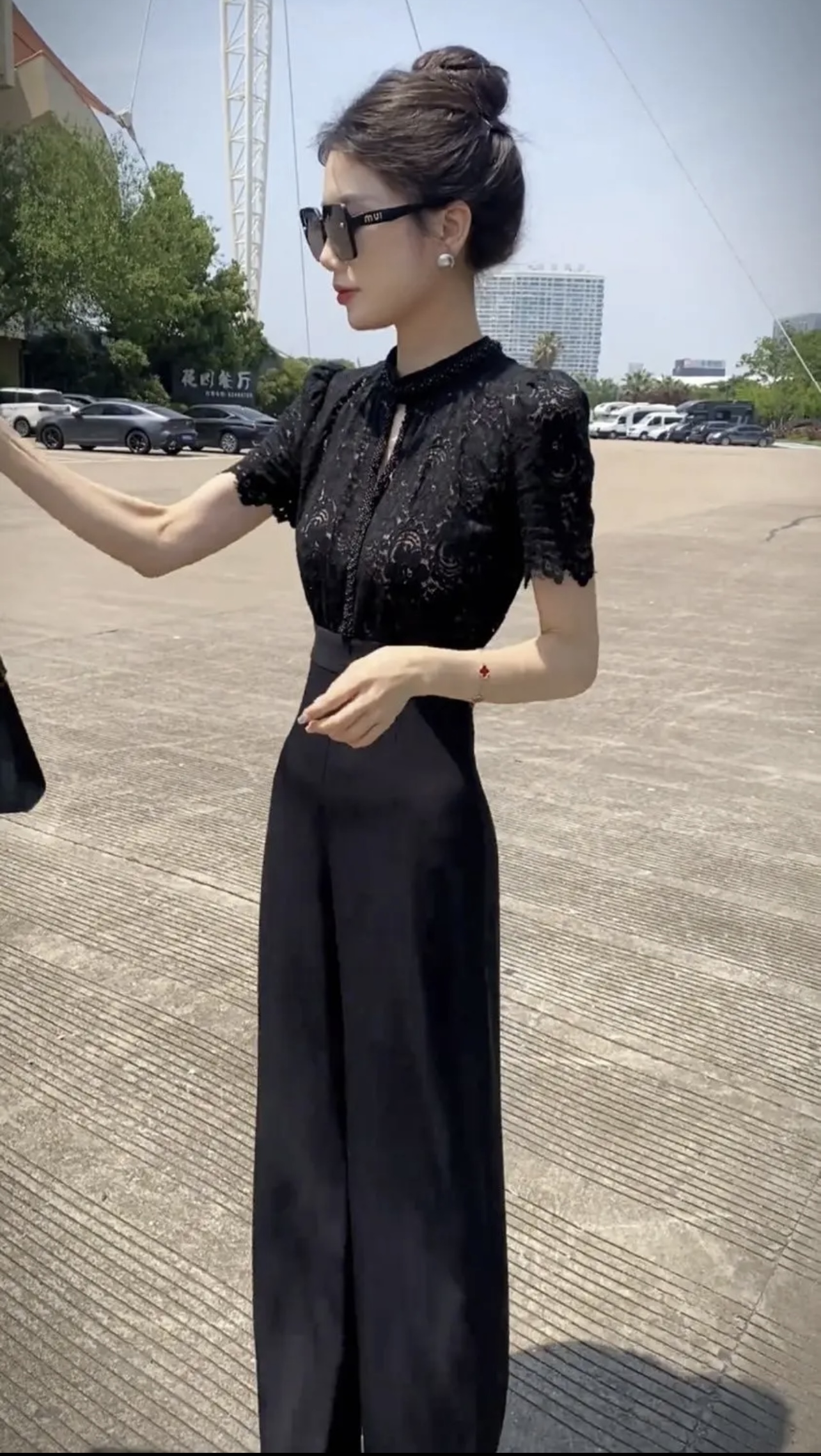 Jump phối ren cổ tròn đính đá phong cách_thumbnail_6