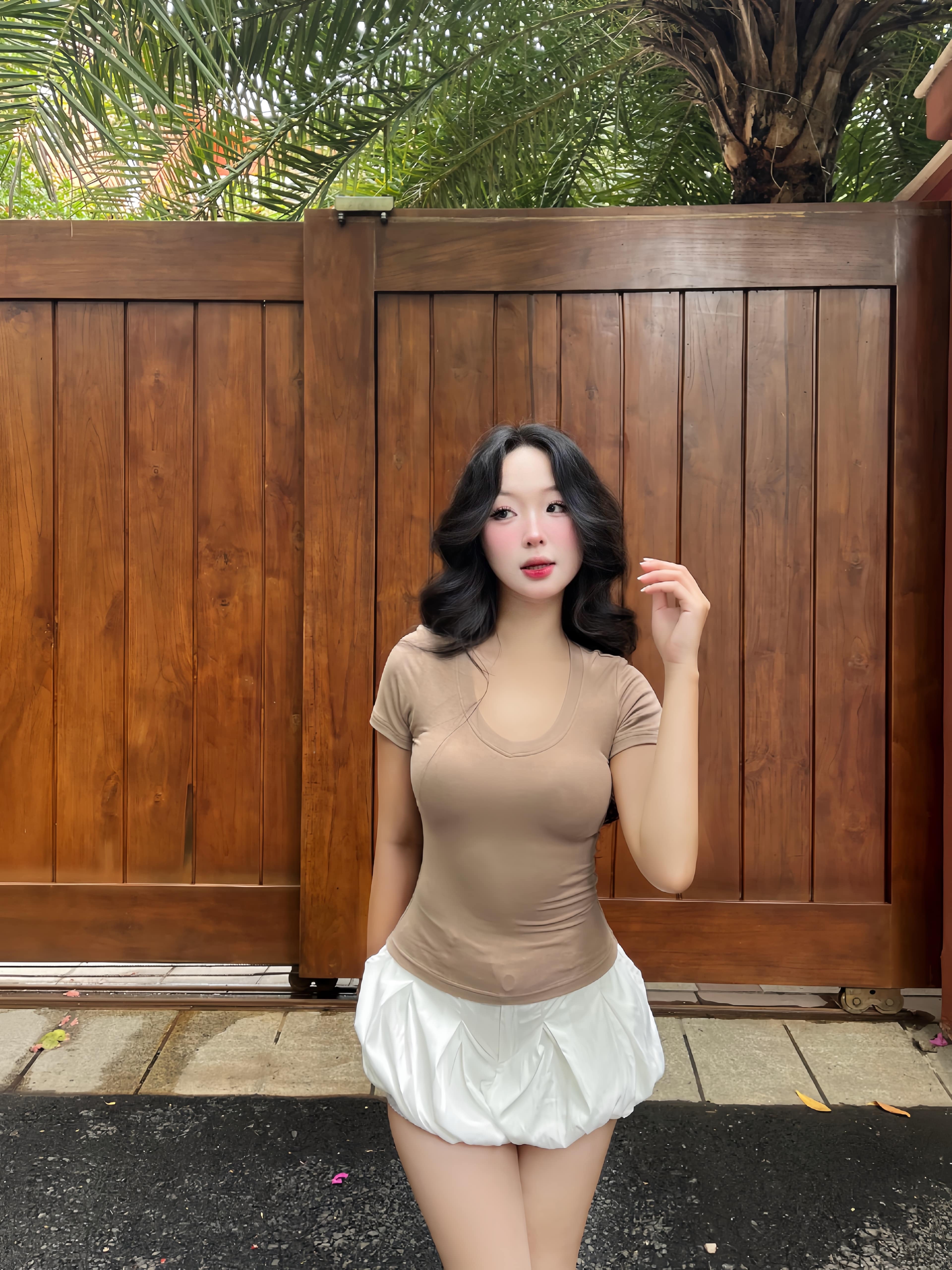 Áo thun ôm body cổ tim nữ tính tôn dáng AT00041 Beezy chất liệu visco co giãn thoải mái_thumbnail_5