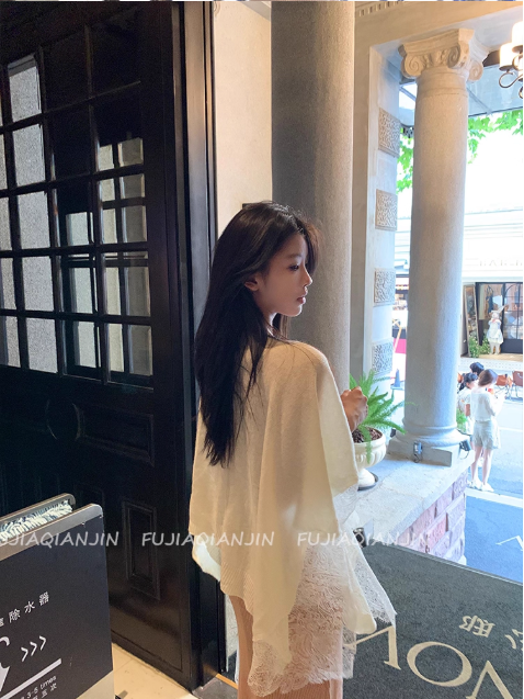 Poncho Ren Cổ Thuyền – Len Mềm Dáng Suông