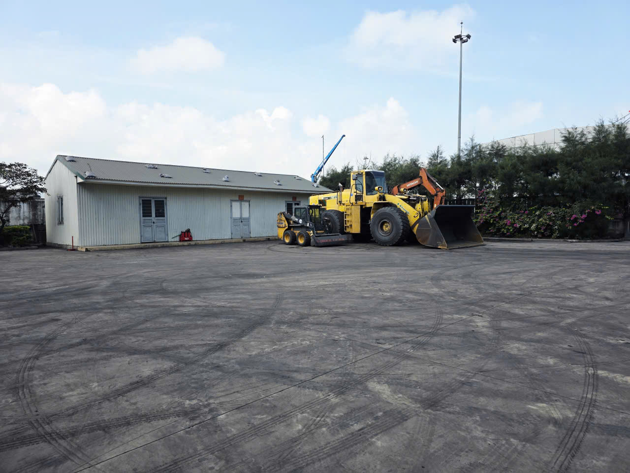 Dịch vụ thuê công cụ, dụng cụ bóc xếp, đóng gói, làm hàng