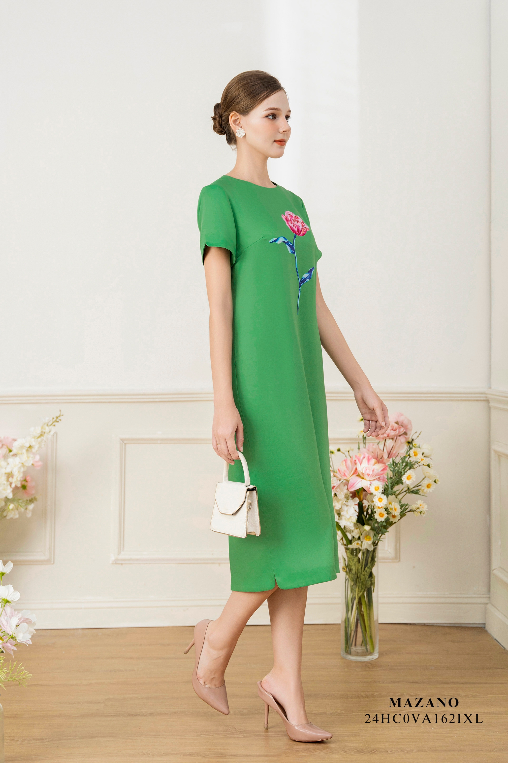 Đầm Suông Vải Thô mặt lụa Hoạ tiết hoa bố cục  Cổ tròn Tay ngắn Dài ngang bắp chân_thumbnail_2