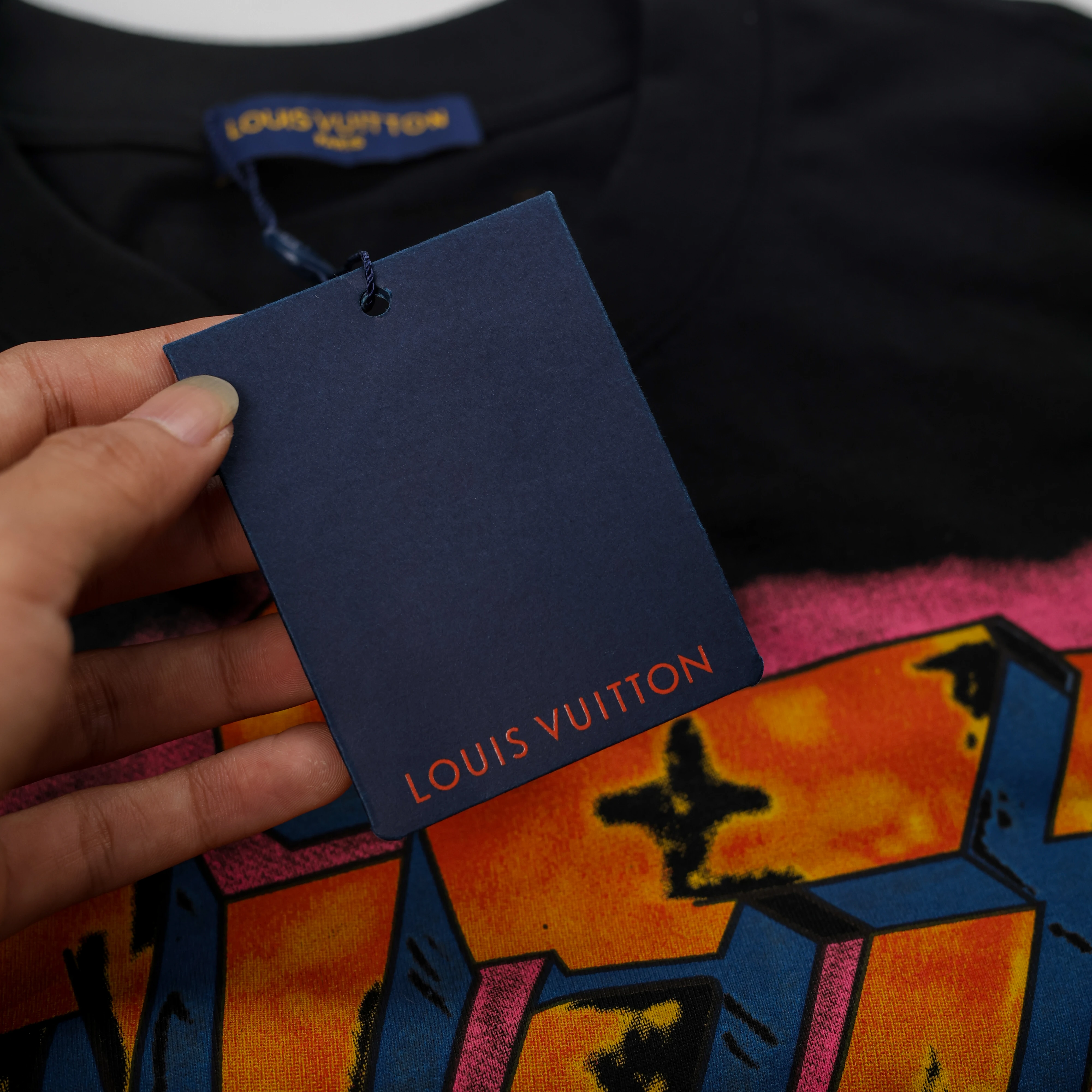 PHÔNG LV GRAFITI_thumbnail_4