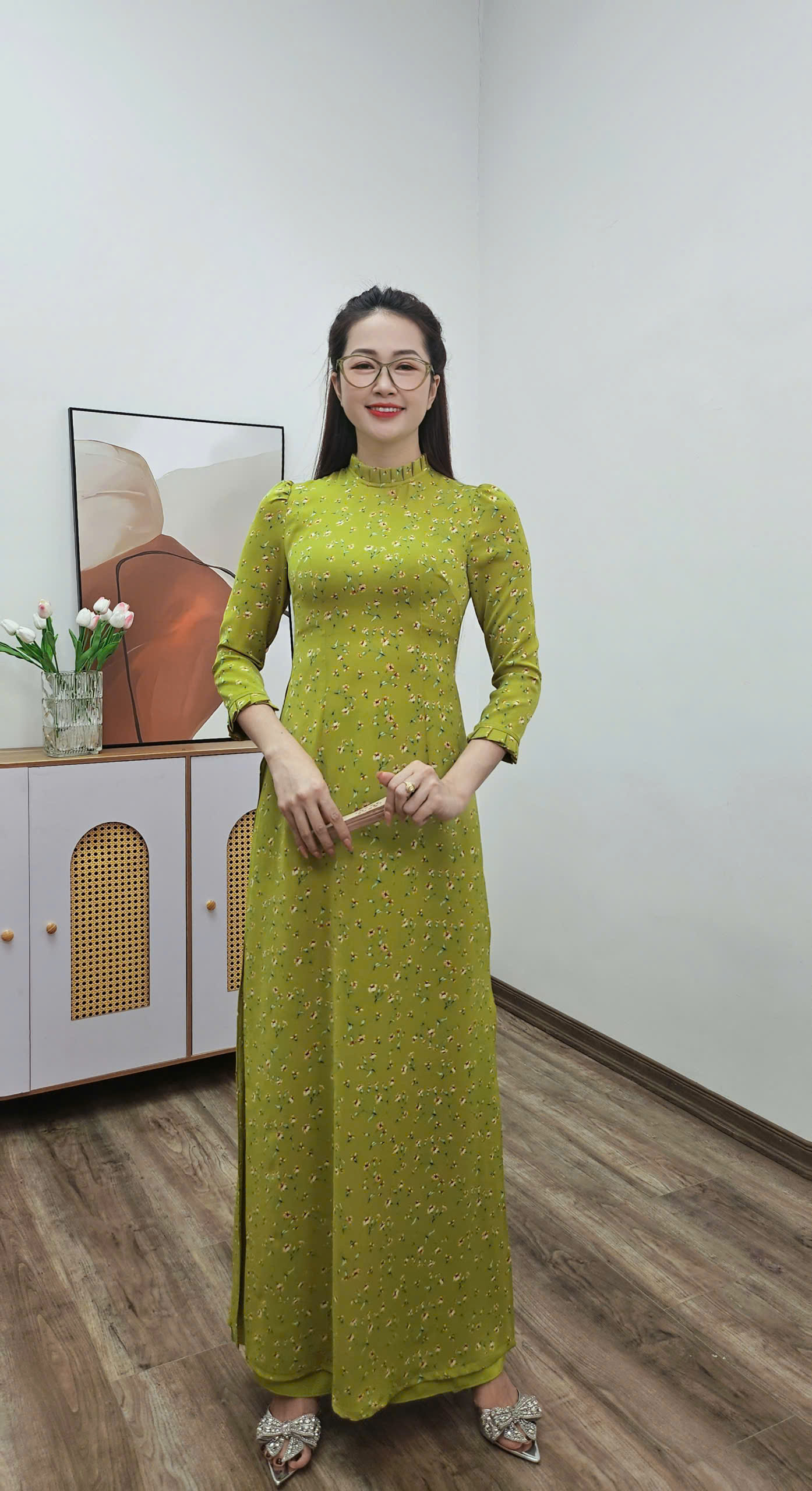 A2892 áo dài cổ xếp li tay bồng lụa mango xanh cốm hoa nhí