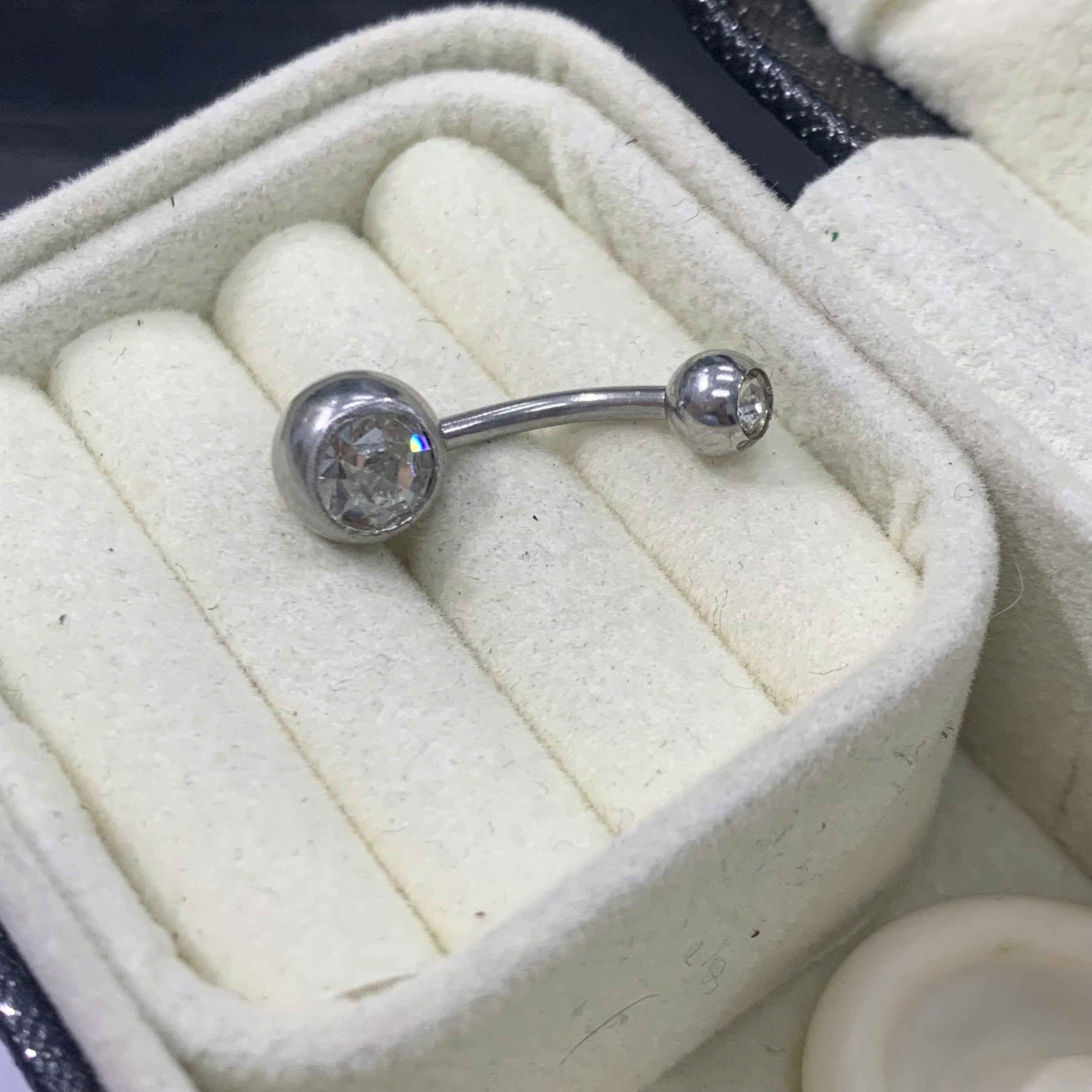 Rốn cơ bản kim cương trắng 2 0đ