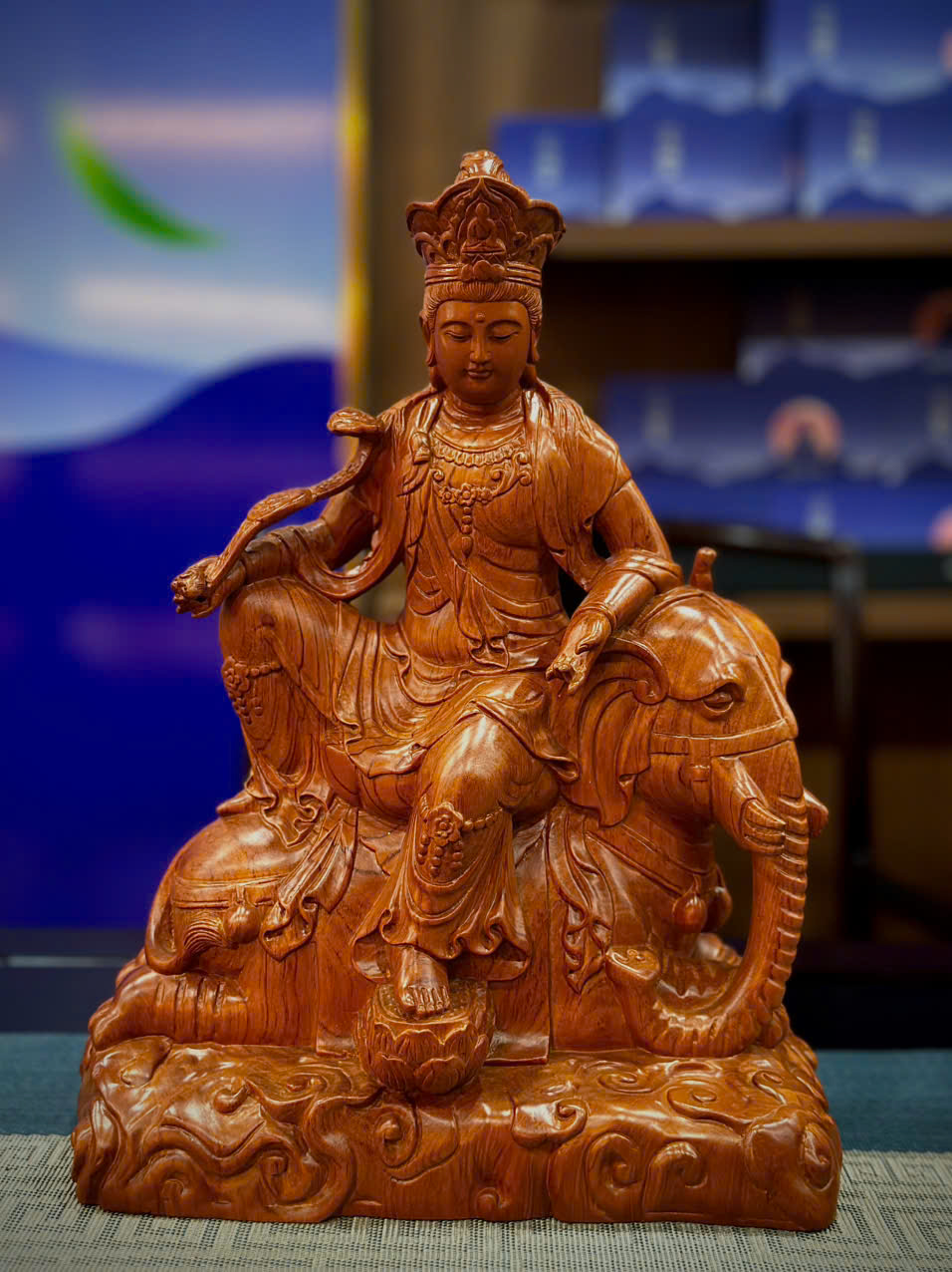 TƯỢNG BỒ TÁT VĂN THÙ - PHỔ HIỀN GỖ HƯƠNG NGUYÊN KHỐI_thumbnail_1