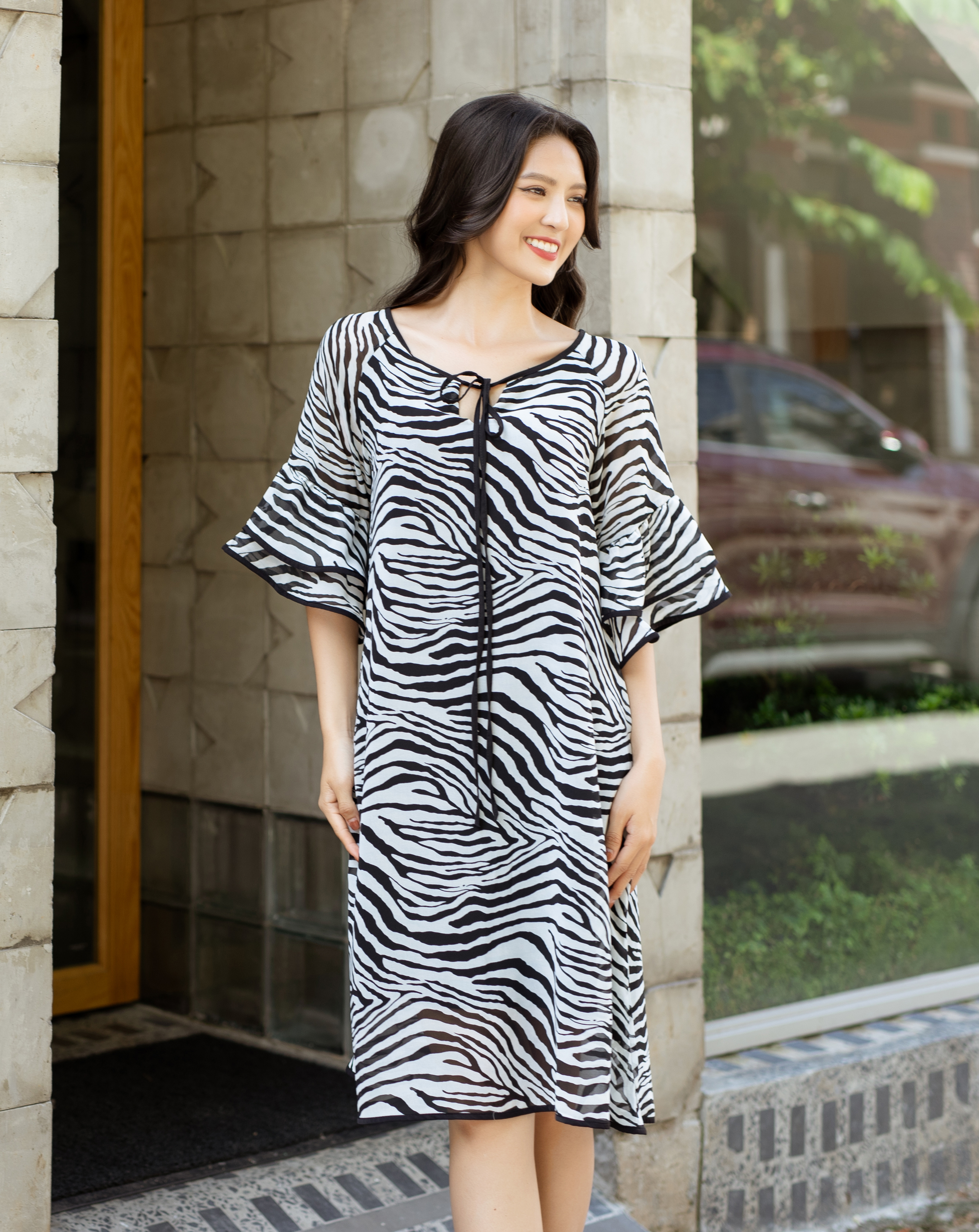 Đầm suông họa tiết tay loe cột dây eo 2in1