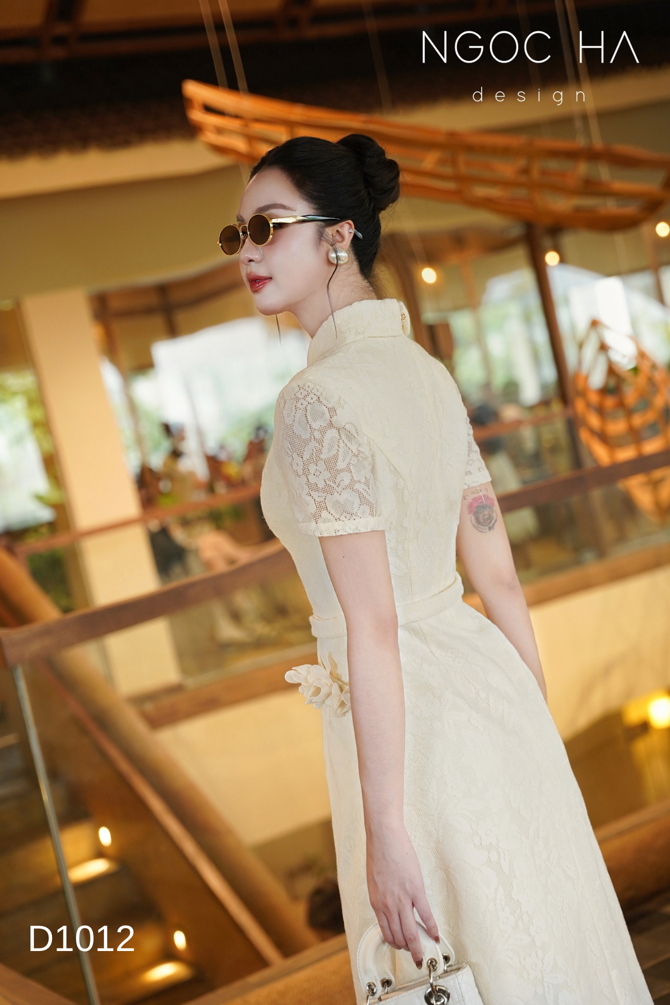 Catherine Dress_ Đầm Ren Đính Hoa Túi Màu Kem D1012_thumbnail_3