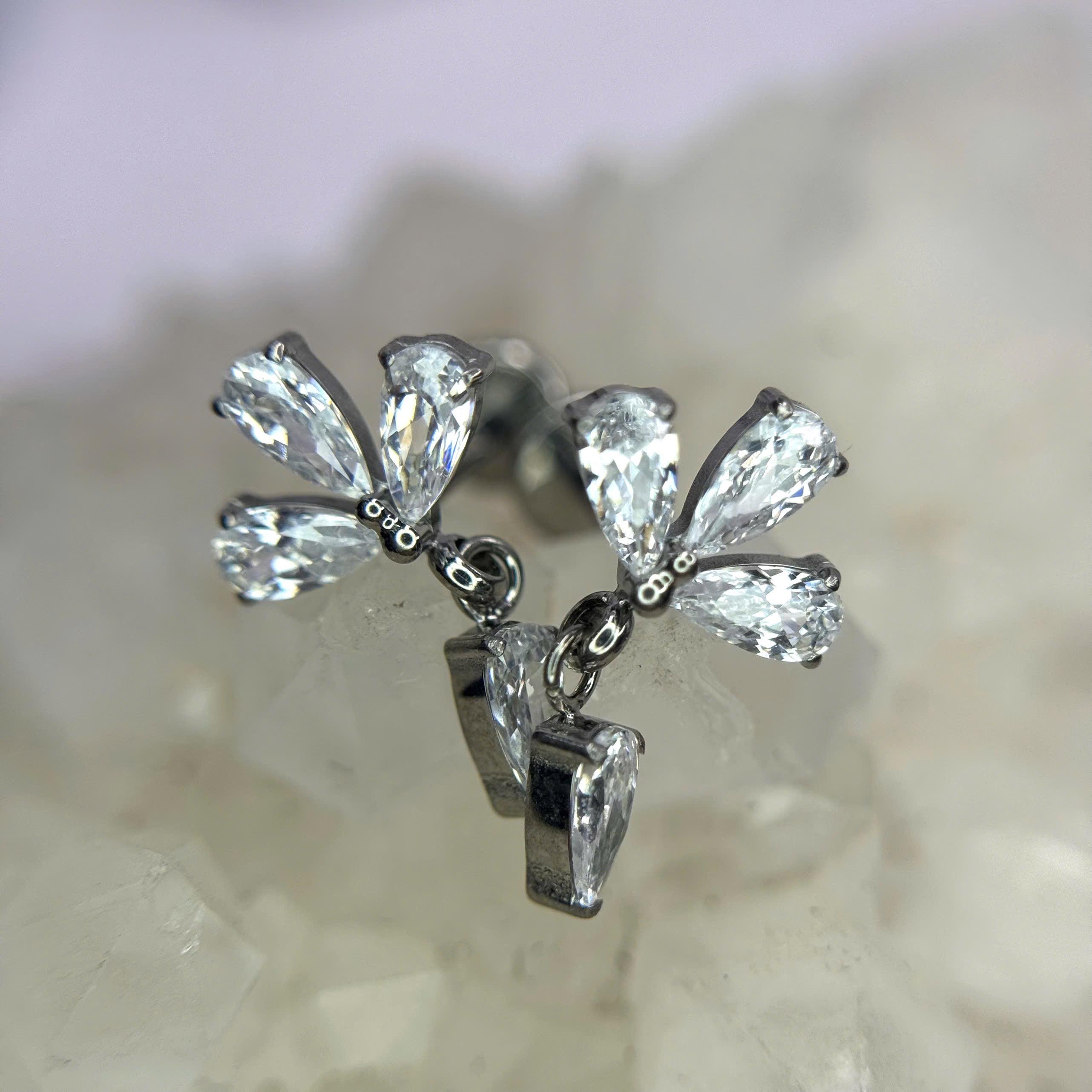 Khuyên kiểu titan 3 đá lớn rơi_thumbnail_3