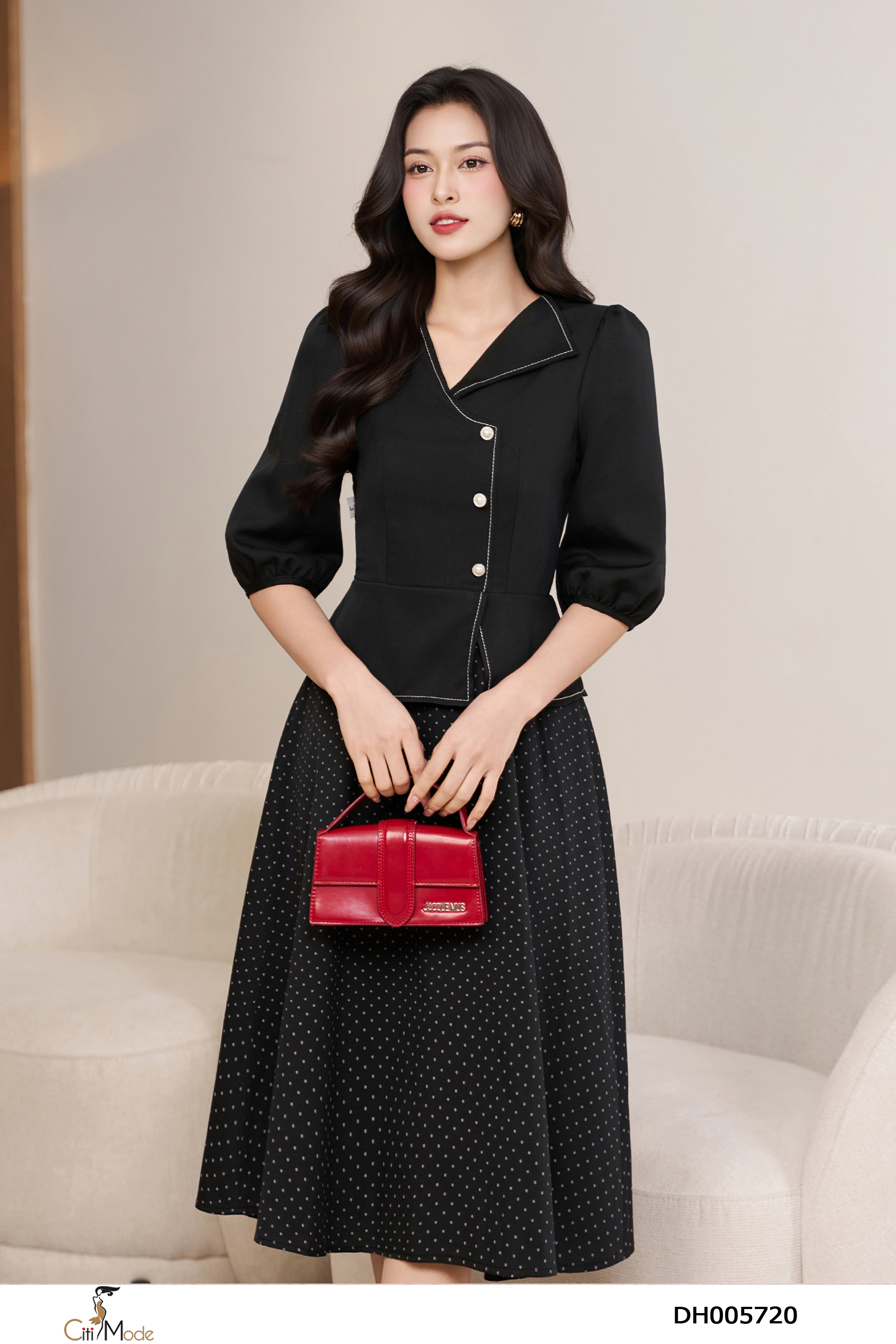 Đầm xòe pepum chấm bi phối cổ V cách điệu tay lỡ_thumbnail_2