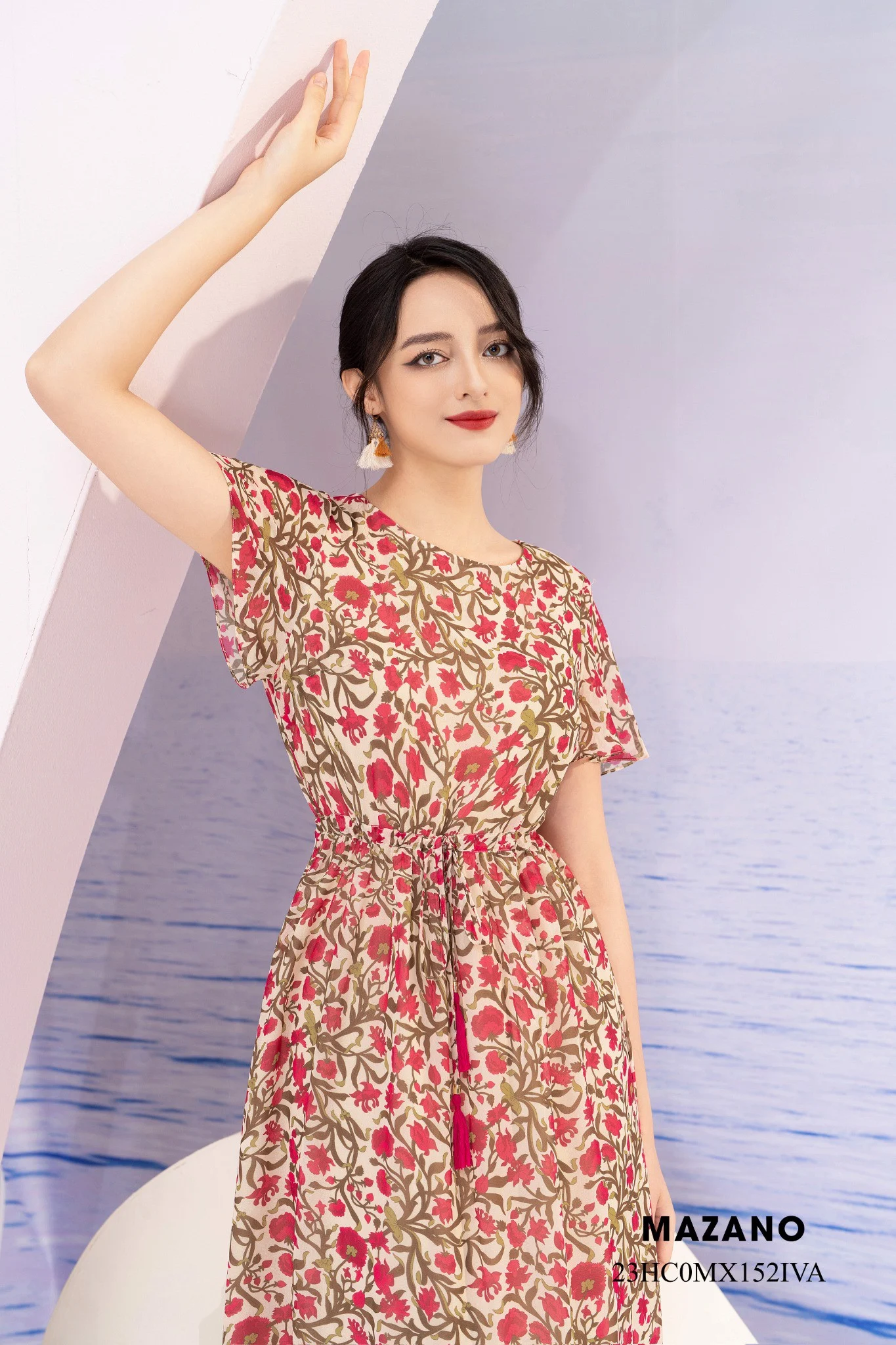 Đầm Maxi vải voan rút dây Họa tiết in hoa Cổ tròn Tay ngắn Dài đến mắt cá chân_thumbnail_4