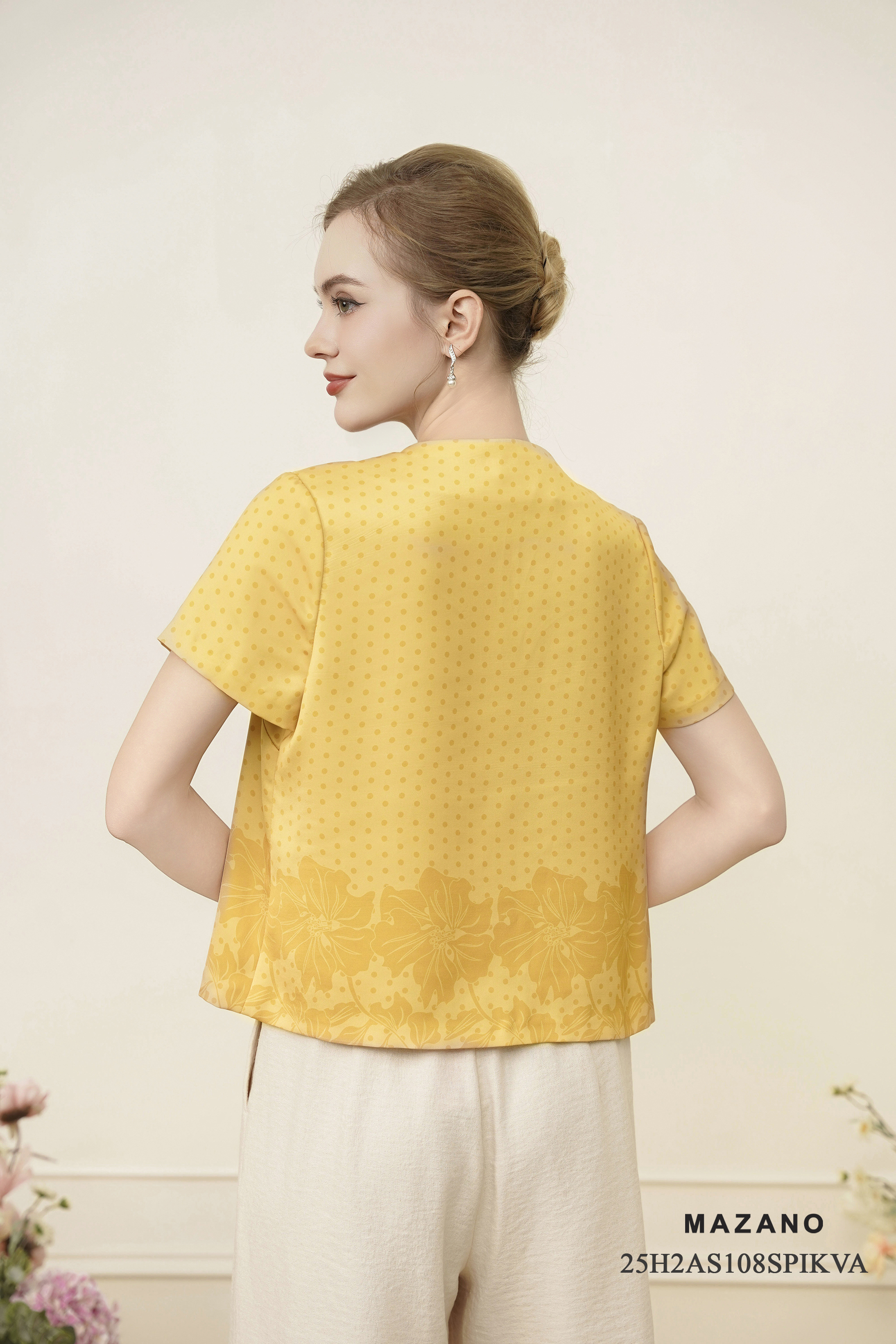 Áo top suông cài khuy Họa tiết hoa cách điệu Cổ tròn Tay ngắn Dài dưới eo_thumbnail_4