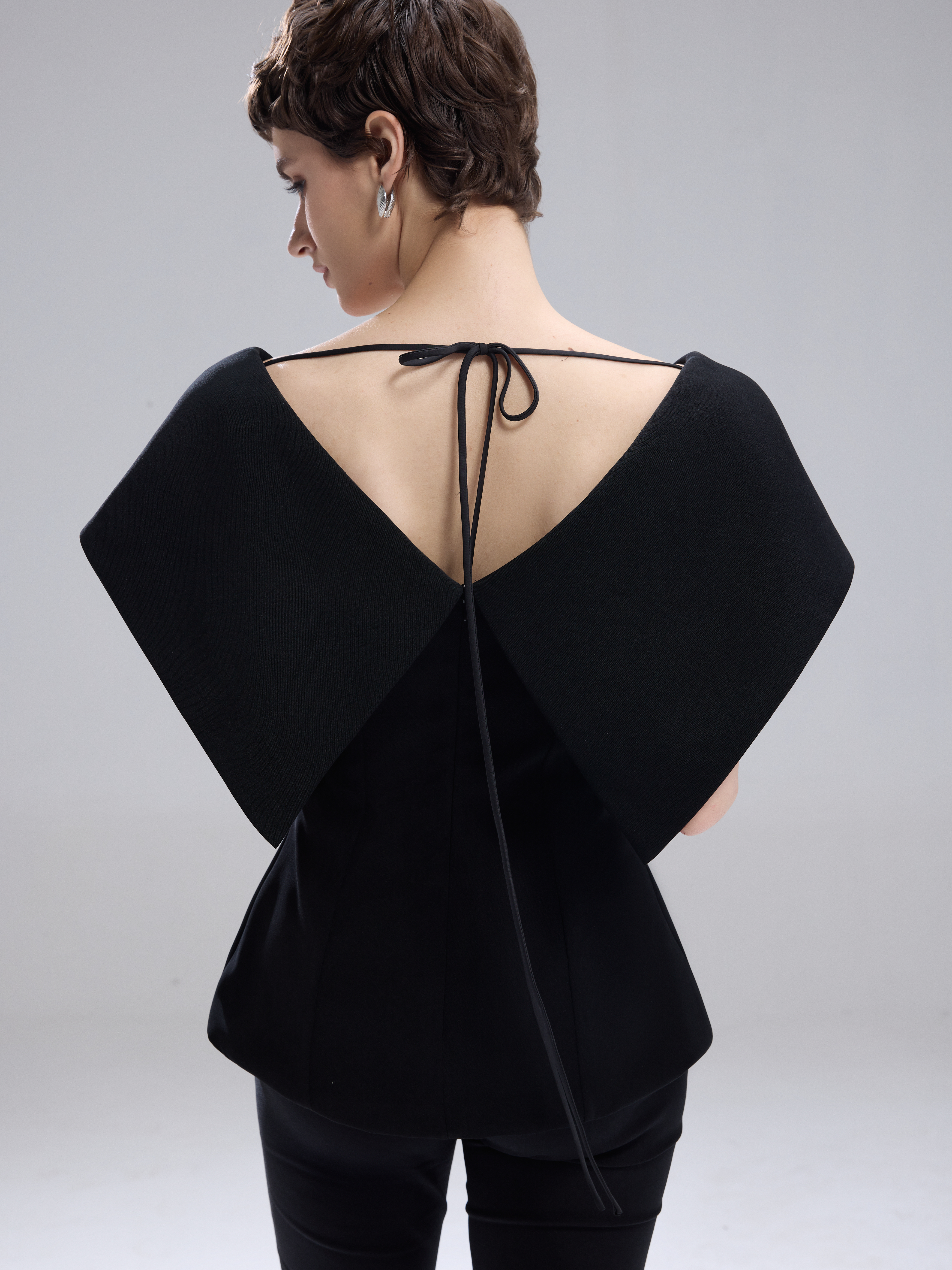 BEYONE Top_thumbnail_6