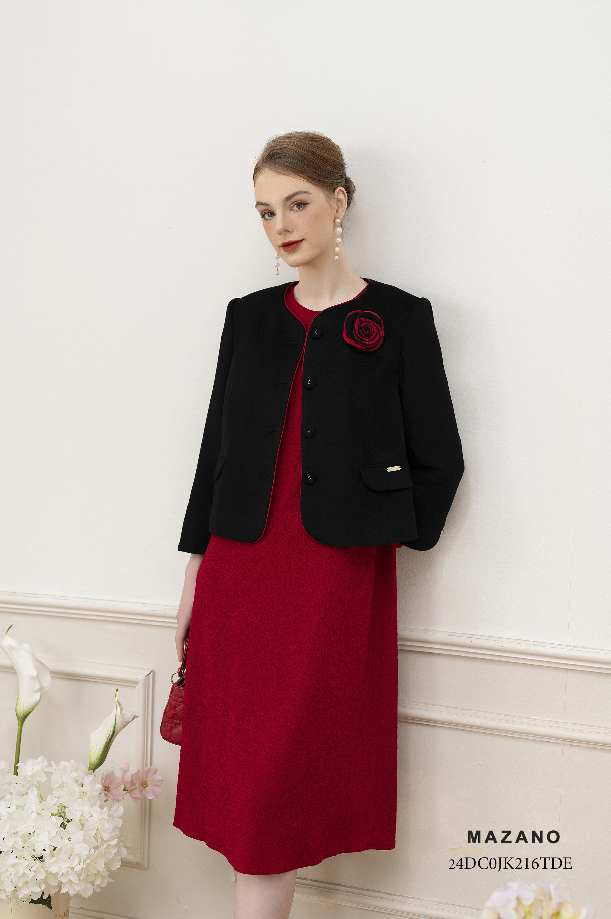 Áo khoác suông ngắn Vải dạ Đính hoa cuốn Cổ tròn cách điệu Tay dài  Dài dưới eo