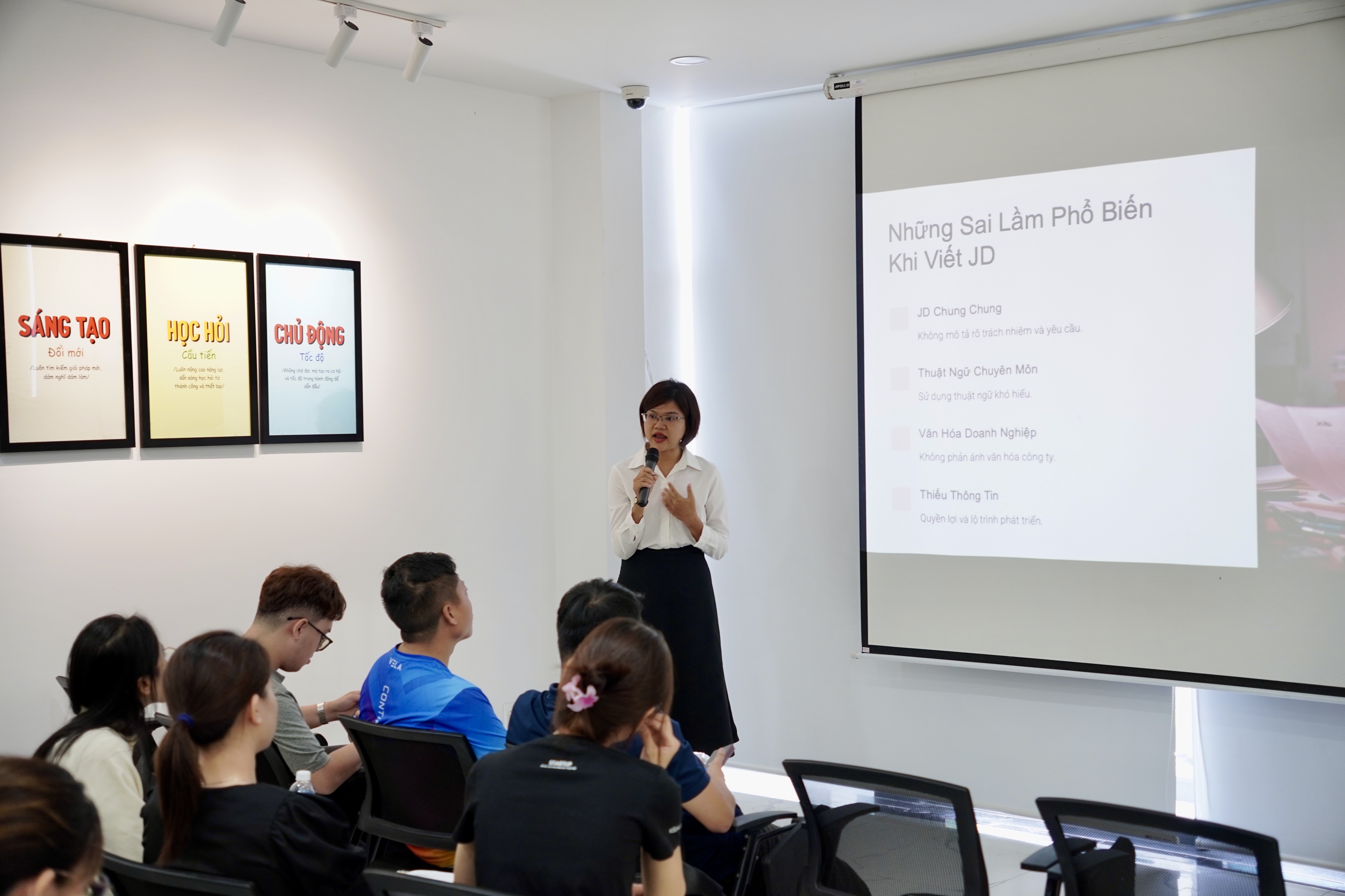 Smart Hiring: AI Application in JD Building and CV Screening