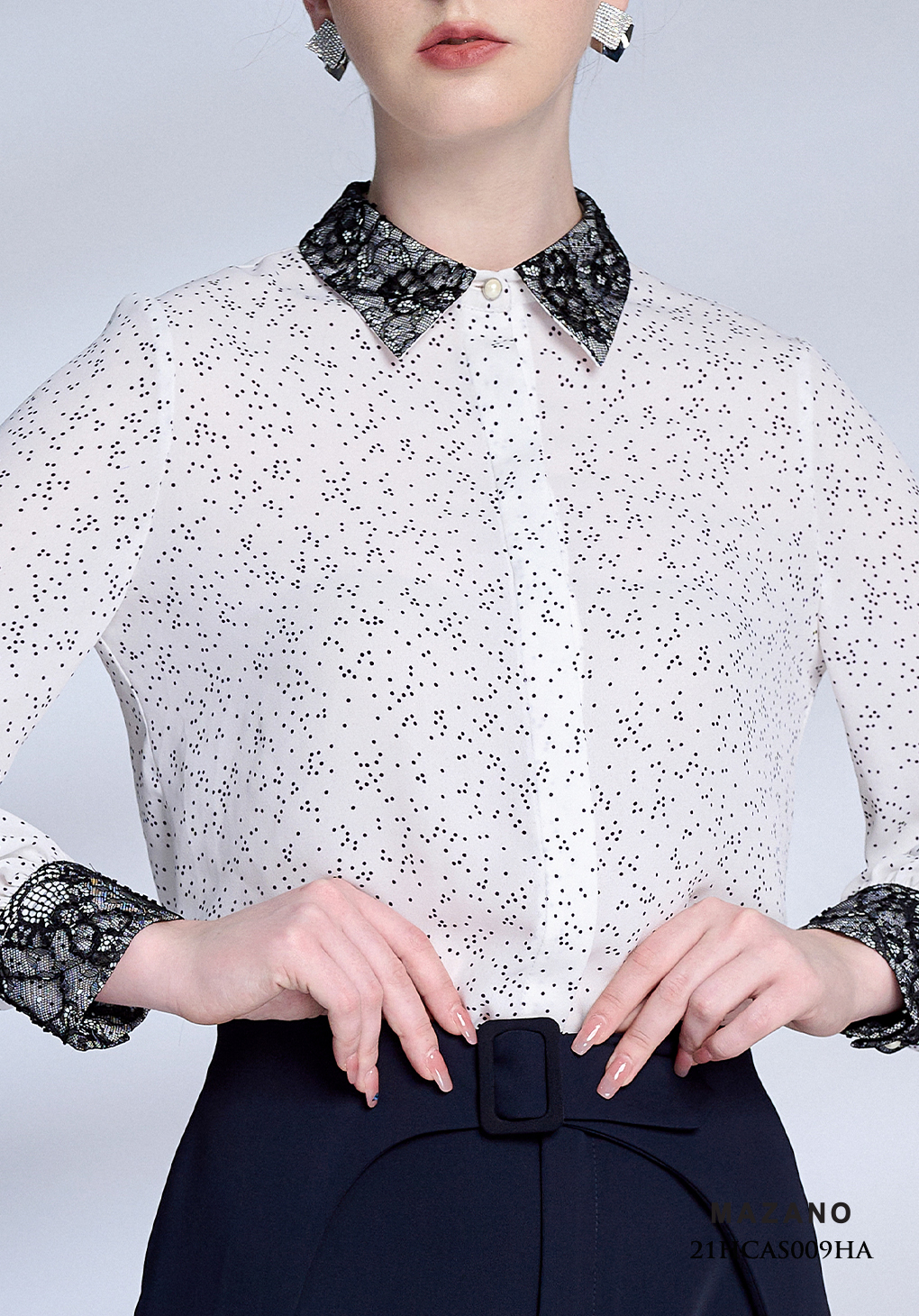 Áo sơ mi trắng chấm bi cổ ren_thumbnail_5
