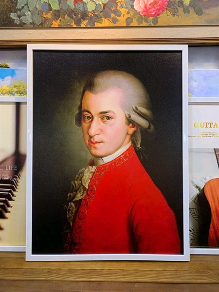 Tranh canvas Mozart 60x80cm viền trắng