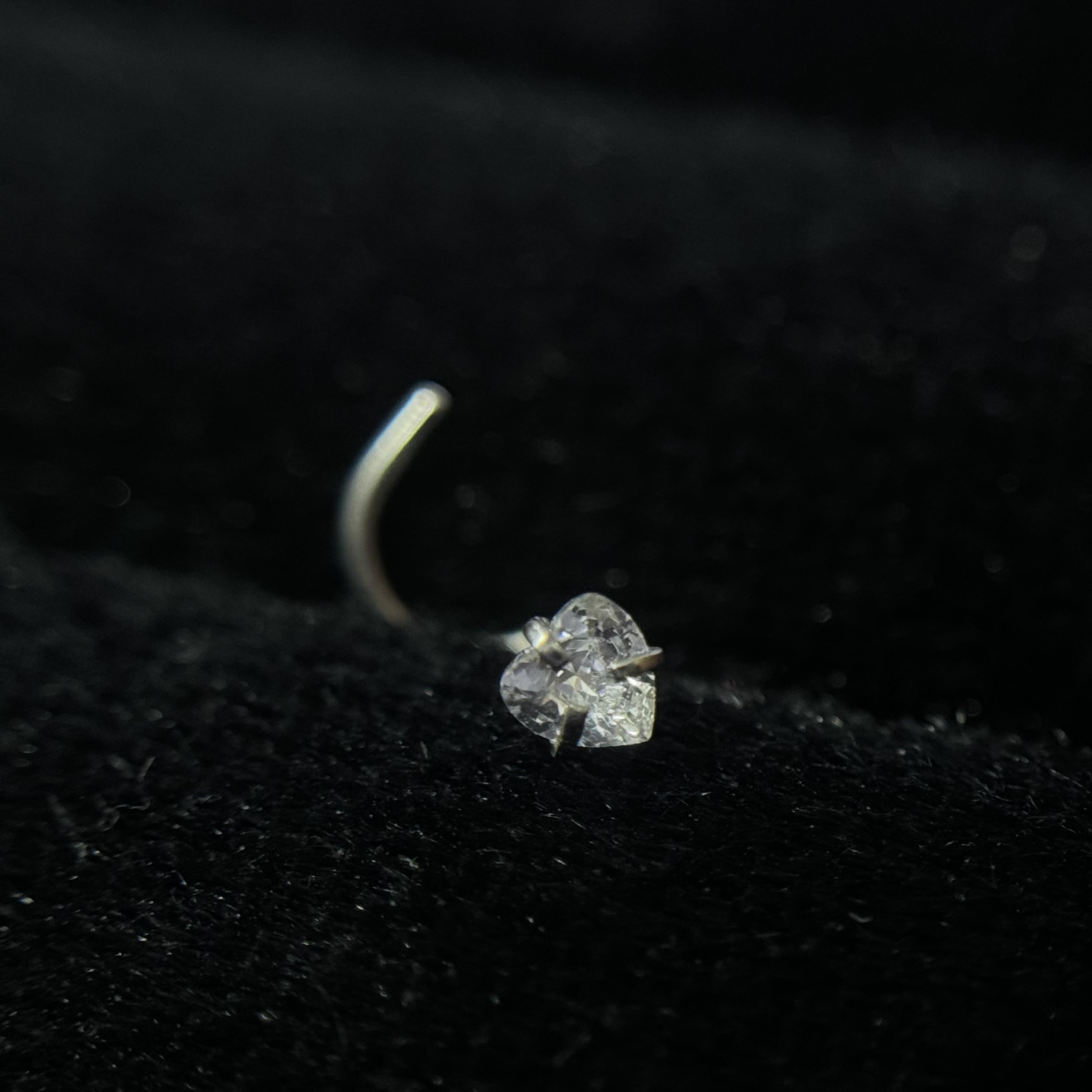 Mũi c kim cương tim trắng chấu.