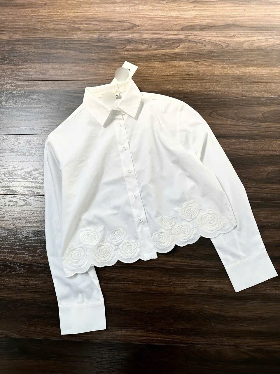 A577 ÁO SOMI TRẮNG THÊU HOA_thumbnail_5