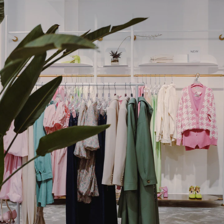 pexels-ron-lach-8386643