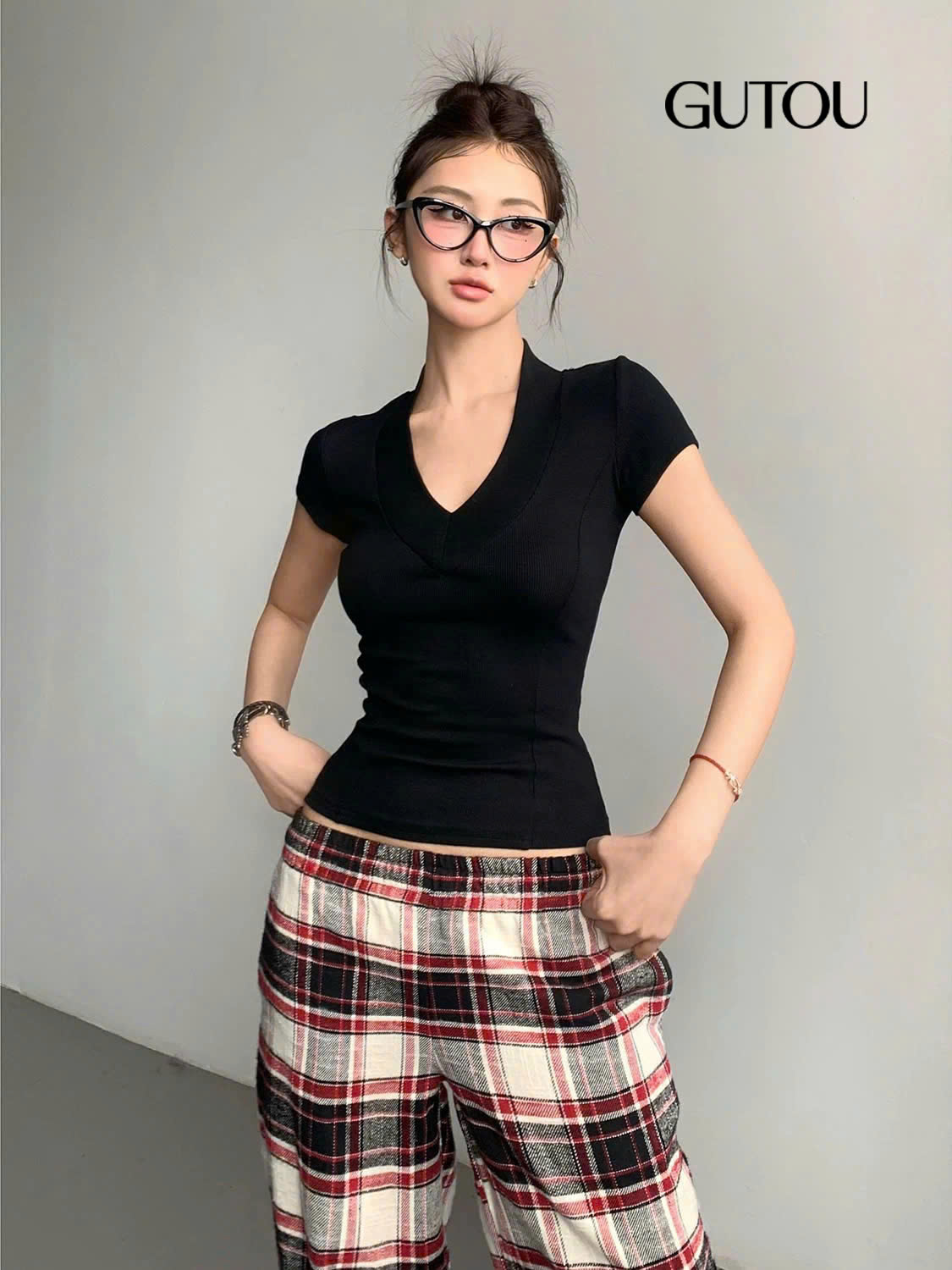 [ GUTOU ] Áo Thun Ôm Body Cổ V_thumbnail_7