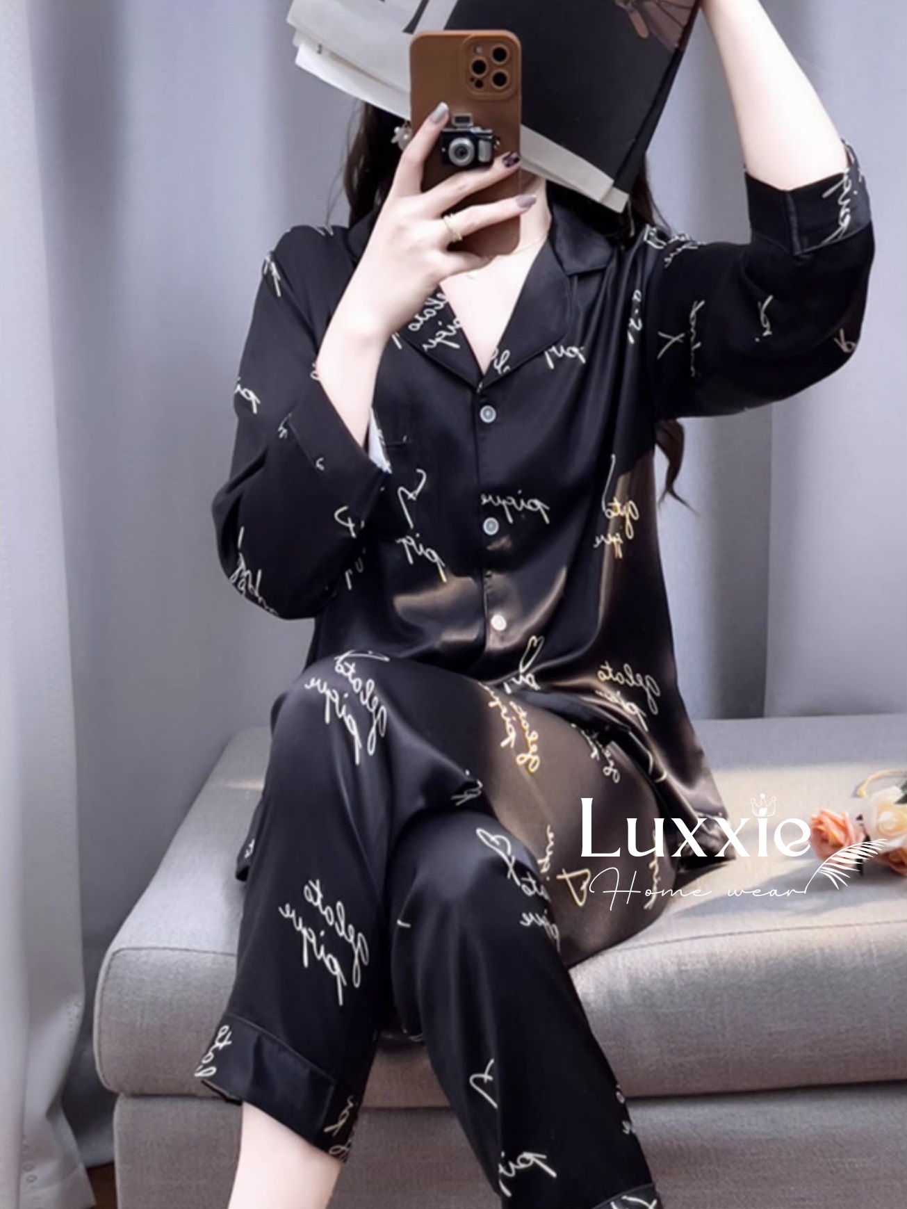 N57 Pijama lụa đen tim chữ trắng