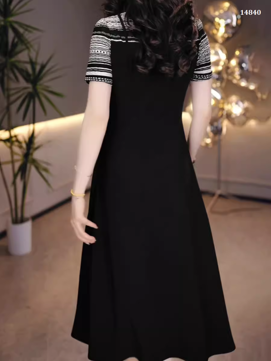 14840-Đầm xòe  đen  vai phối kẻ sọc ngang nhiều màu ( thun mịn,lụa)-có túi, kéo sau lưng_thumbnail_1