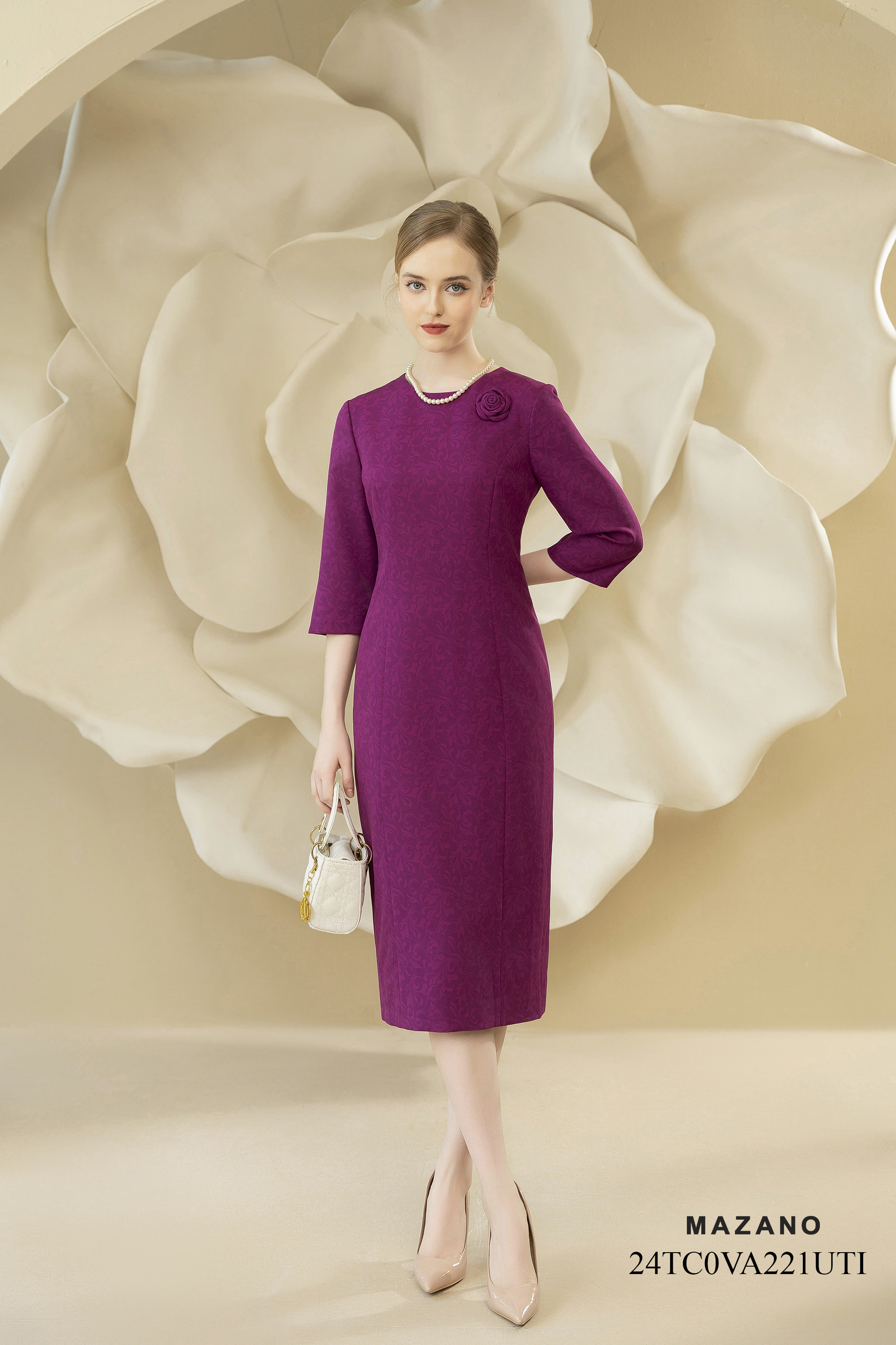 Váy Đầm Suông Vải thô chun Hoạ tiết hoa văn chìm Đính hoa thủ công Cổ tròn Tay lỡ Dài qua gối_thumbnail_2