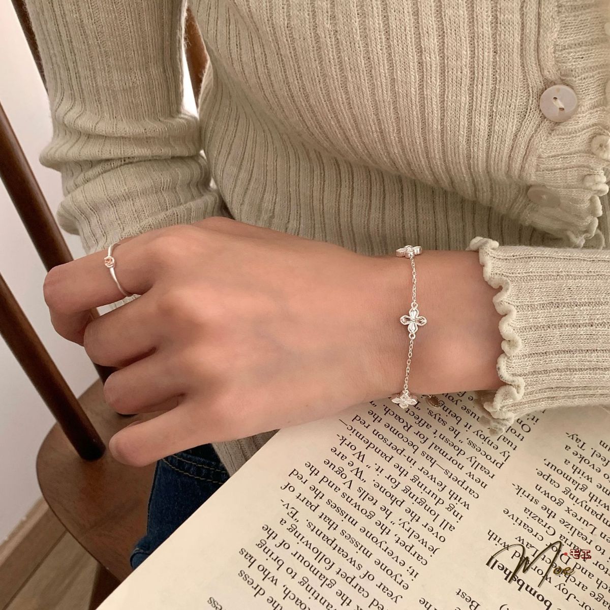 LT654 - Lắc tay Cỏ 4 lá hoa phay cánh mỏng dịu dàng