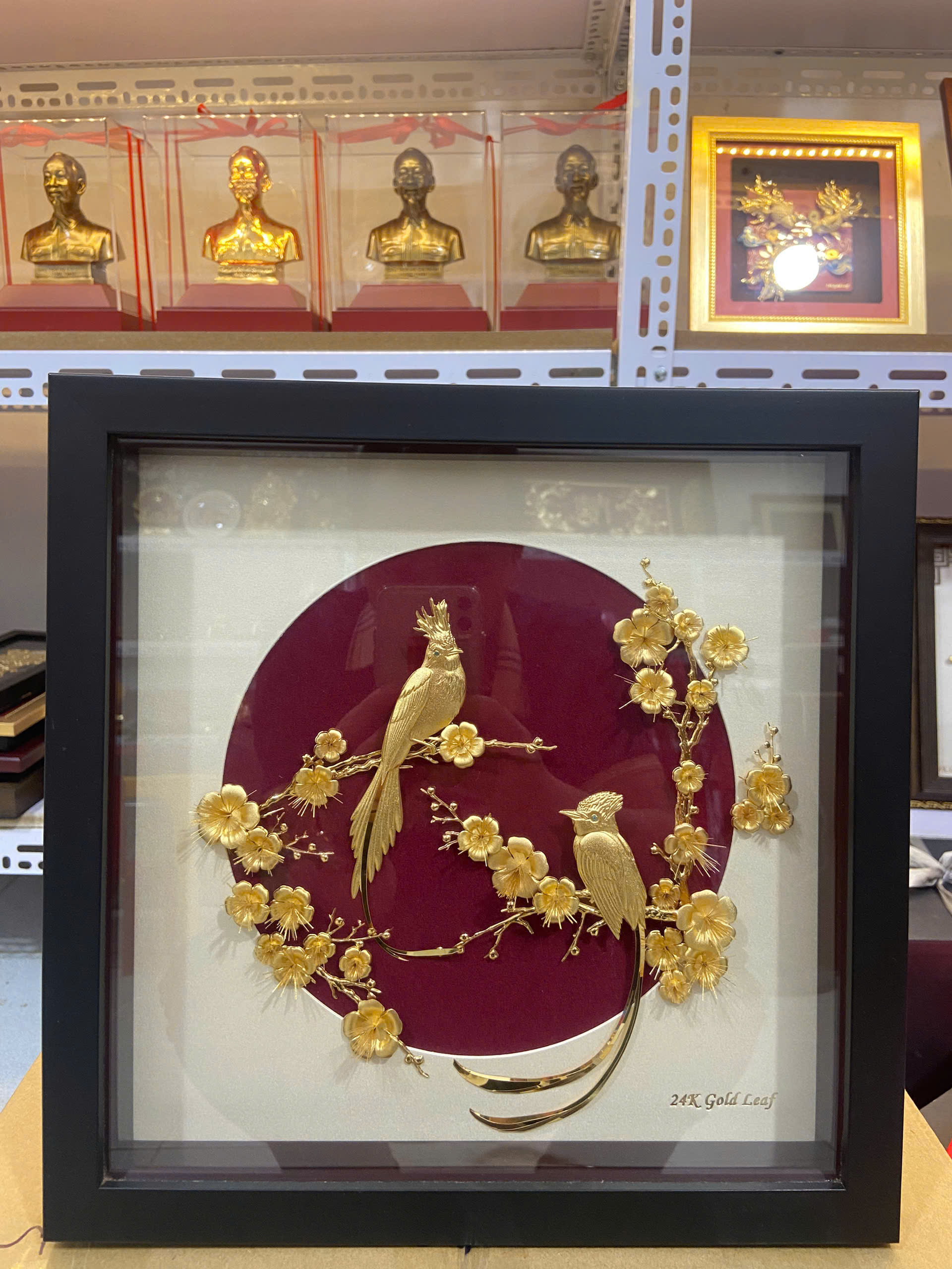 Tranh Đôi chim én MẠ VÀNG 24K KT 30CM X 30CM 