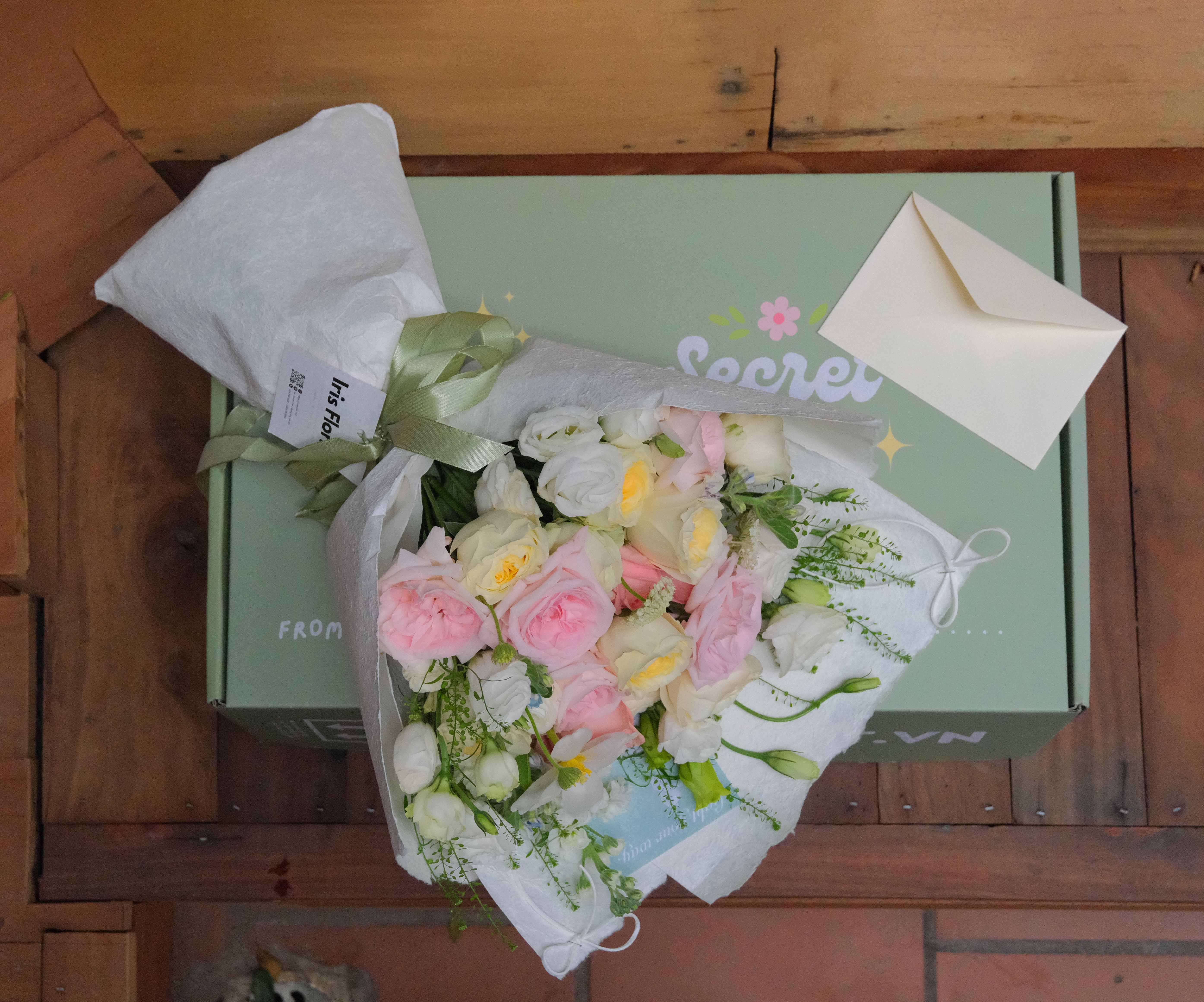 FS BOX - Bó hoa size M (tone hồng vàng) - Set kèm hộp