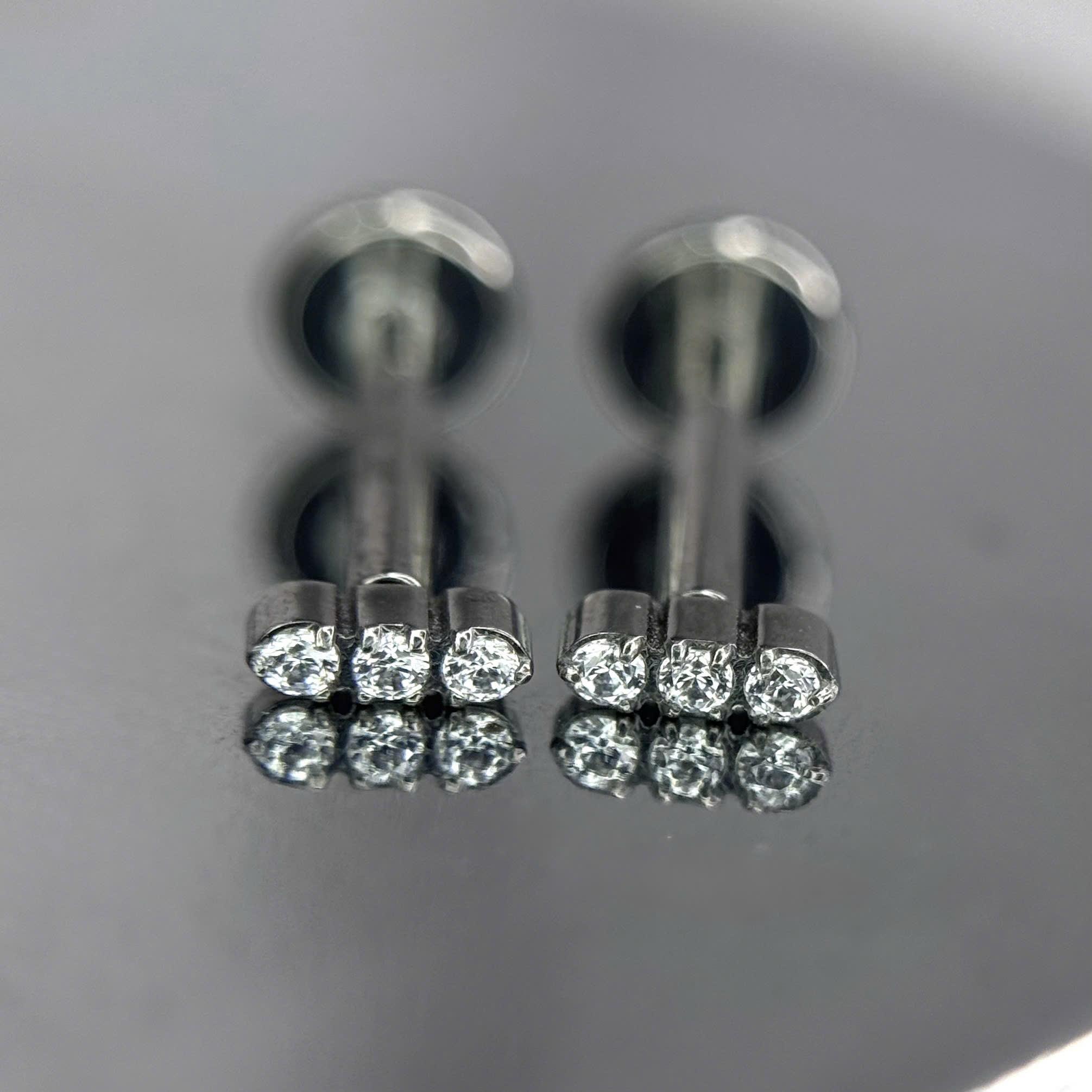 Khuyên kiểu titan 3 đá nhỏ_thumbnail_2