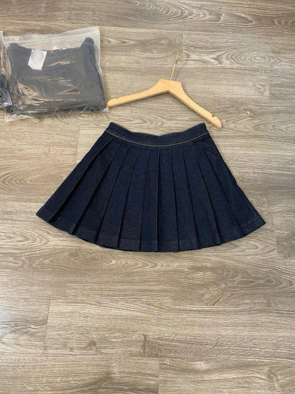 C53 CHÂN VÁY XẾP LY_thumbnail_1