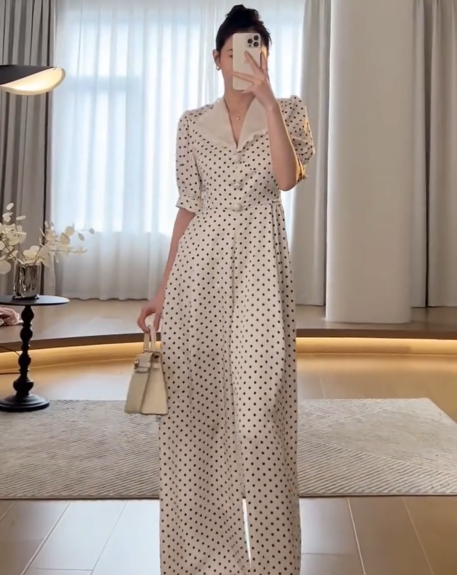 Jumpsuit ống rộng chấm bi tay bồng cổ sam