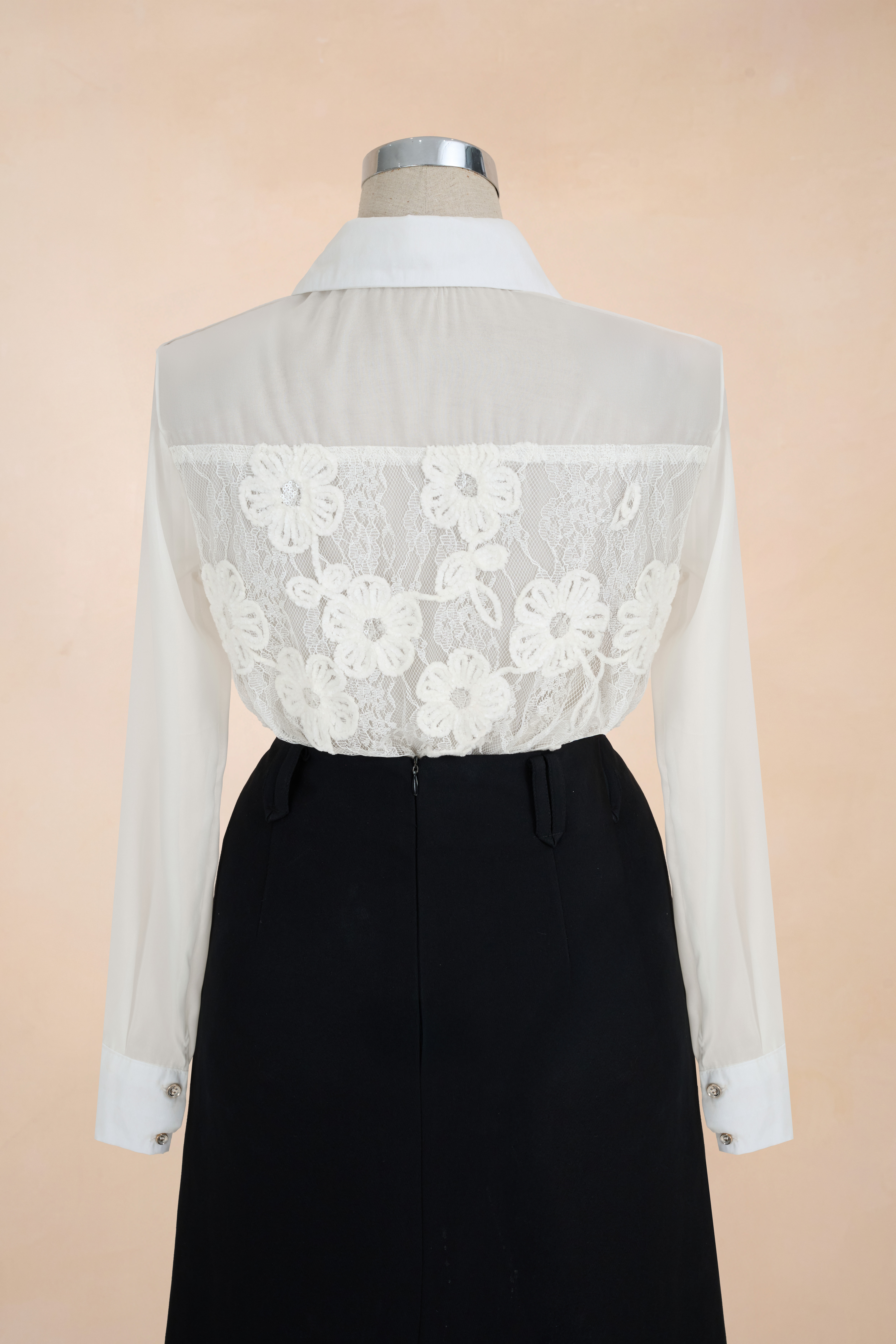 Sơ Mi Cổ Nhọn Hoa Nổi