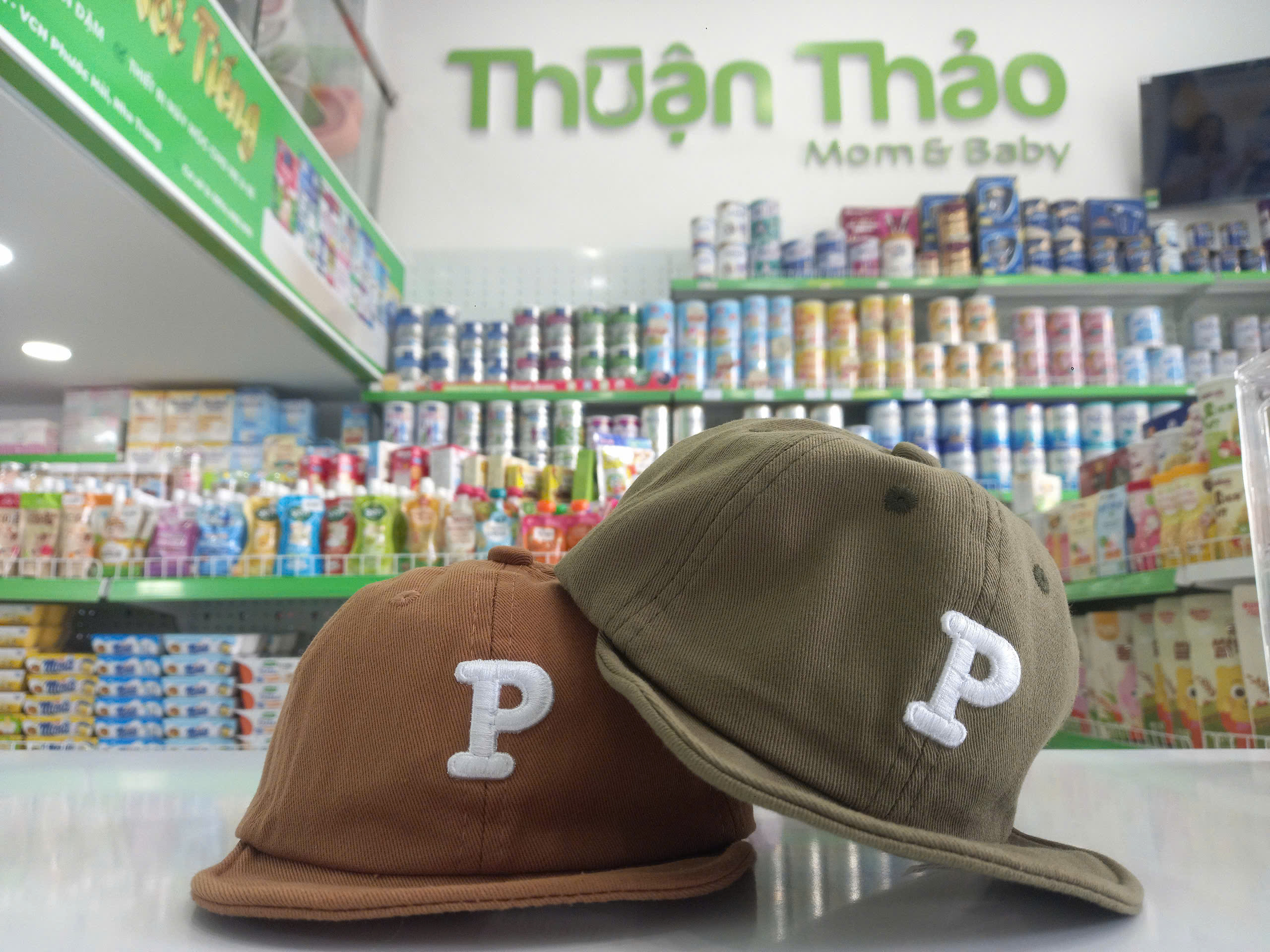 Mũ lưỡi trai kaki chữ P số 4