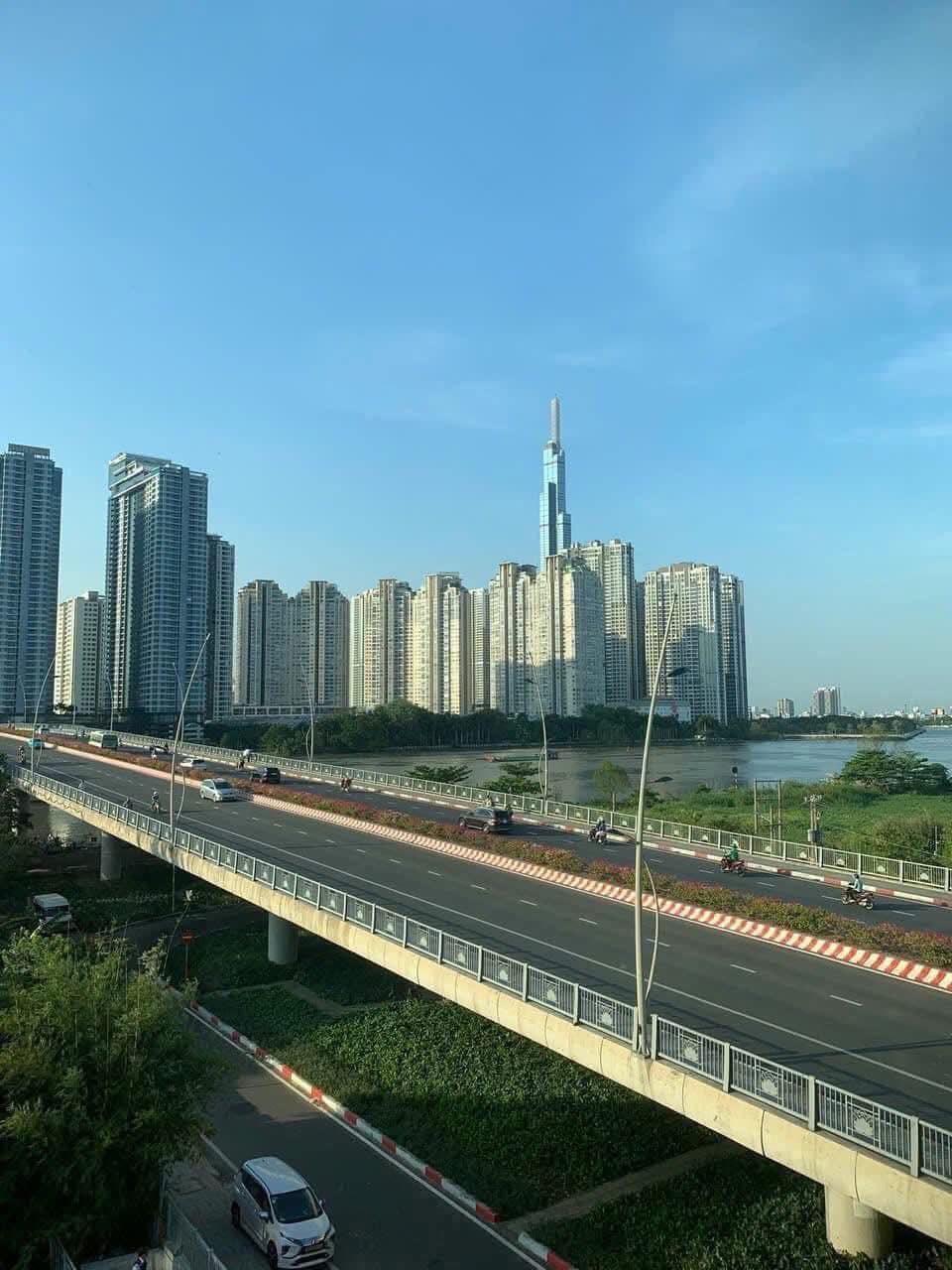 𝐓𝐇𝐄 𝐑𝐈𝐕𝐄𝐑 THỦ THIÊM - 𝐁𝐀́𝐍 𝟒 𝐏𝐇𝐎̀𝐍𝐆 𝐍𝐆𝐔̉ 𝐕𝐈𝐄𝐖 𝐒𝐎̂𝐍𝐆 𝐕𝐈̃𝐍𝐇 𝐕𝐈𝐄̂̃𝐍_thumbnail_2