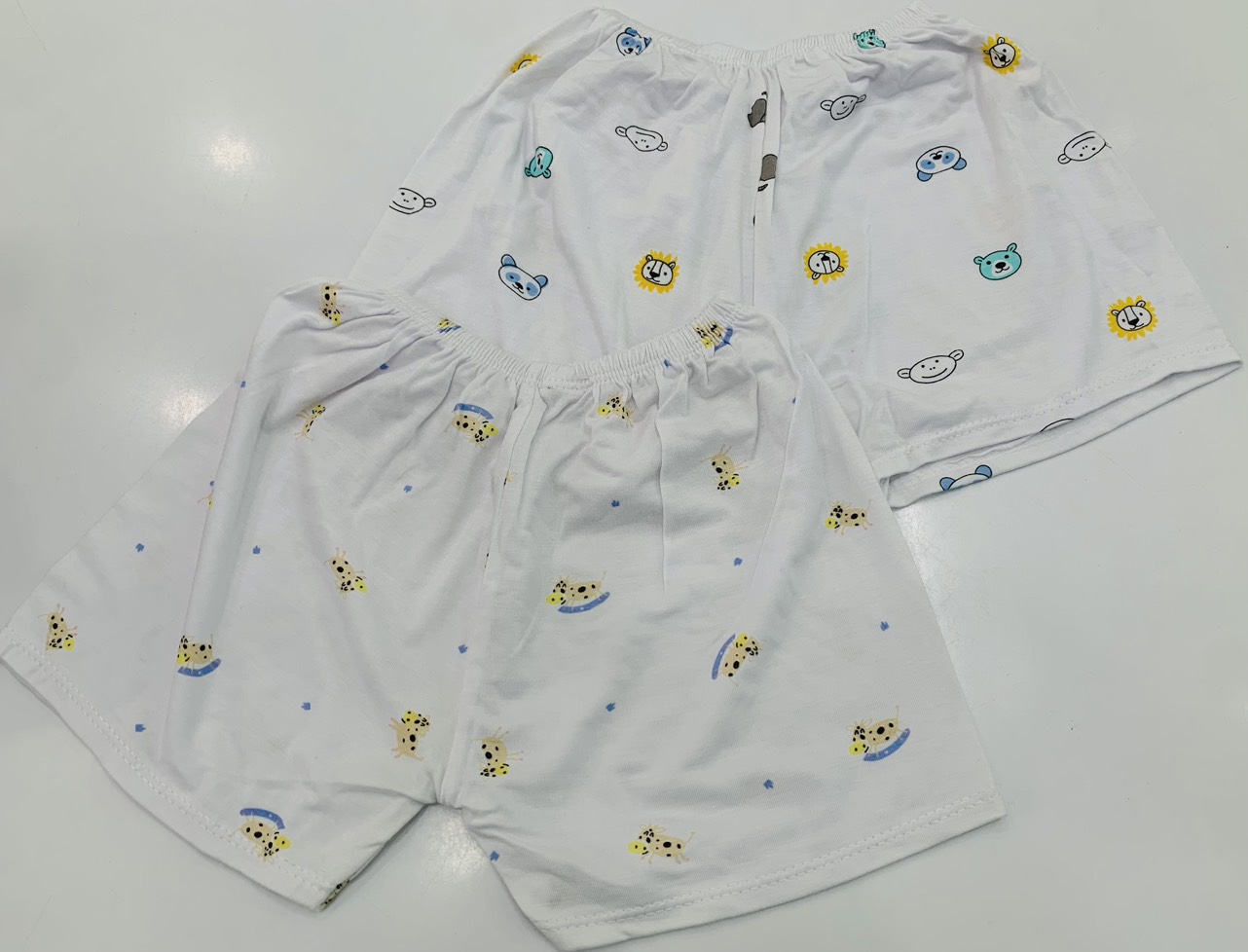 Quần đùi lụa 1 ( trắng )