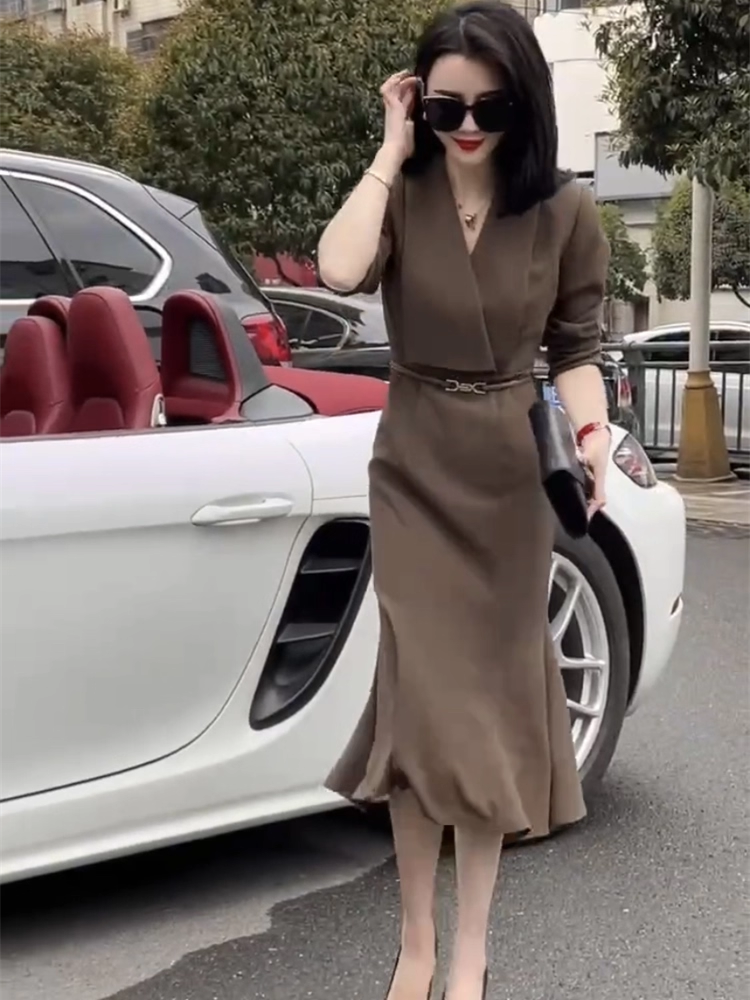 17831-Đầm tiệc cổ vest đuôi cá màu nâu rêu ( lụa, lót, kèm nịt)_thumbnail_1