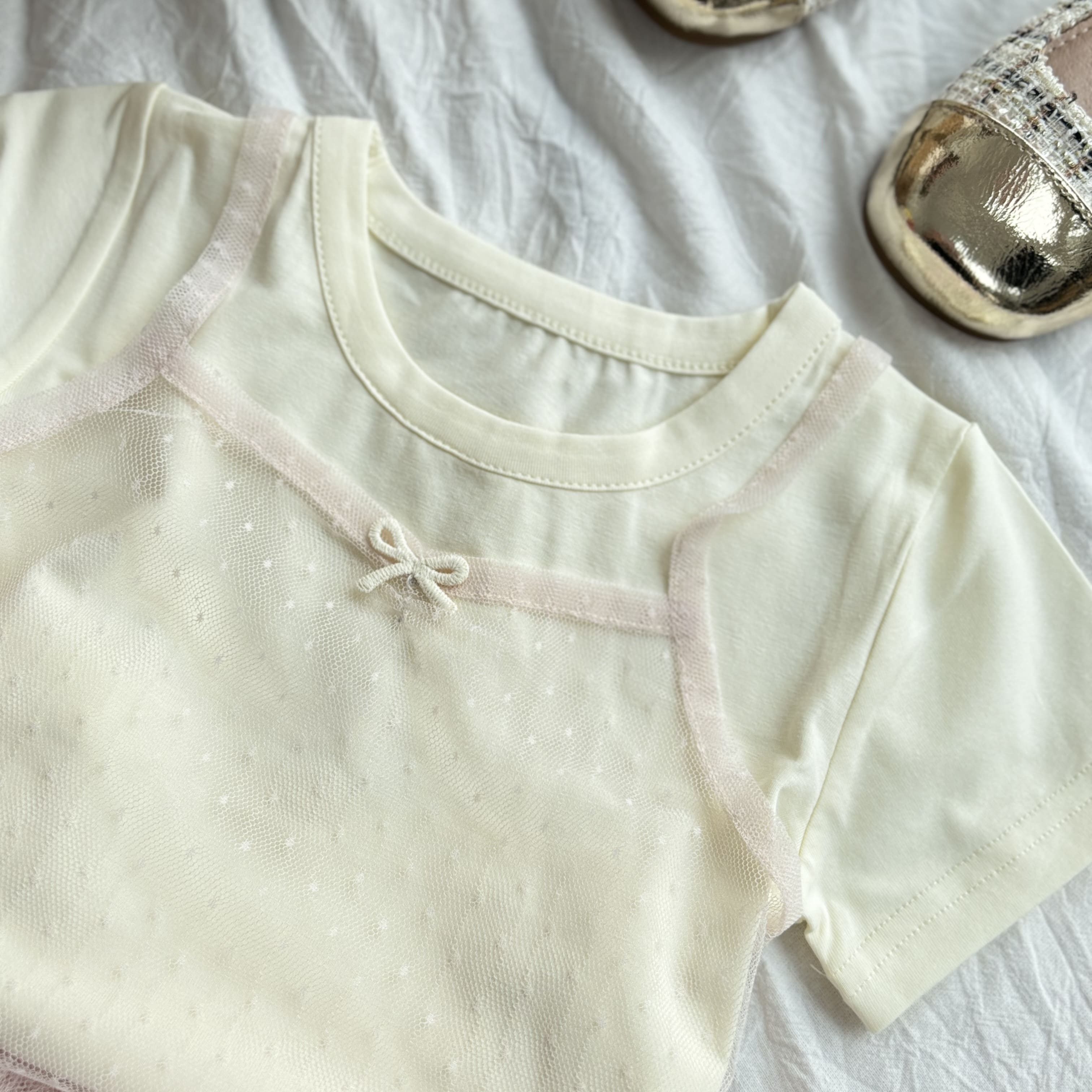 (A16) Áo thun mềm tay bo có họa tiết ren màu trắng kem QCCC mẫu hè 2025 cho bé gái_thumbnail_2