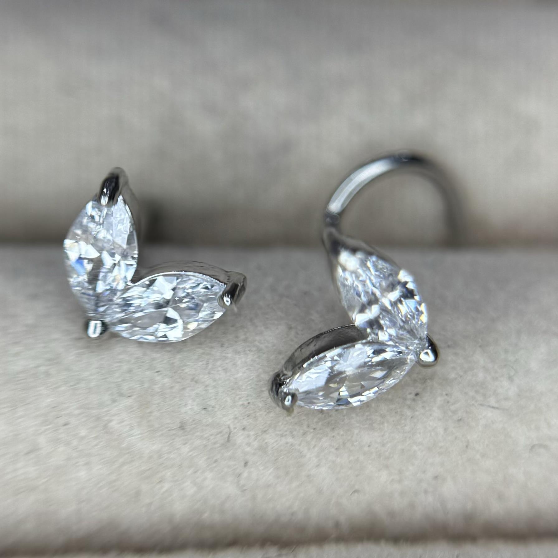 mũi C hai cánh lá kim cương trắng