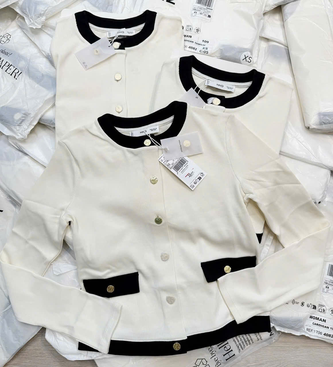 A820 ÁO CADIGAN TRẮNG_thumbnail_2