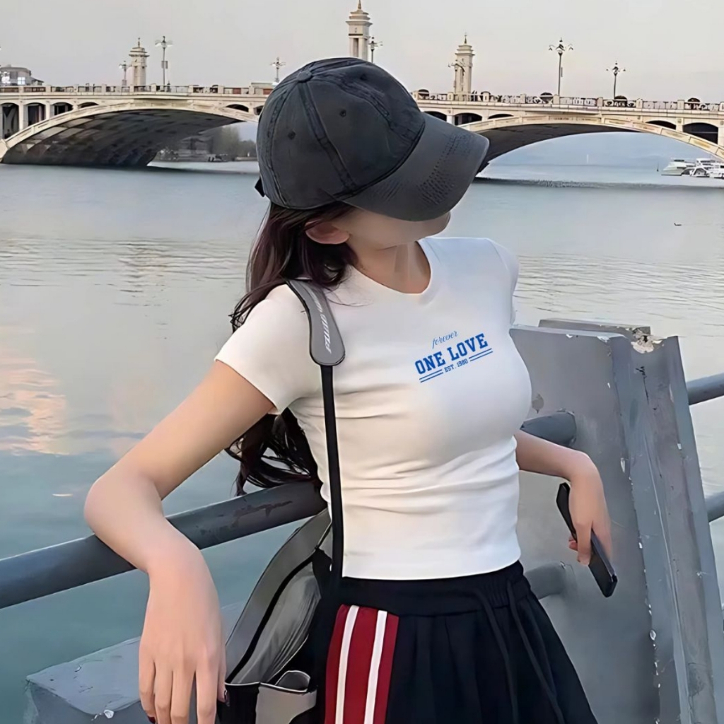 [Form Ôm] Áo croptop nữ One love - Áo thun LOZA dáng croptop ôm - CR7885_thumbnail_1