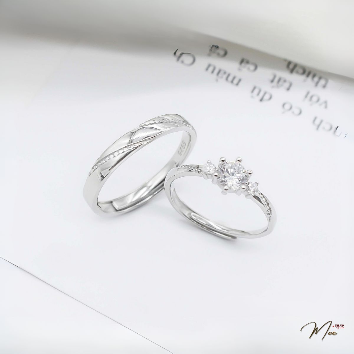 ĐN92 - Nhẫn đôi đá chủ pha lê viền bi sọc freesize_thumbnail_2