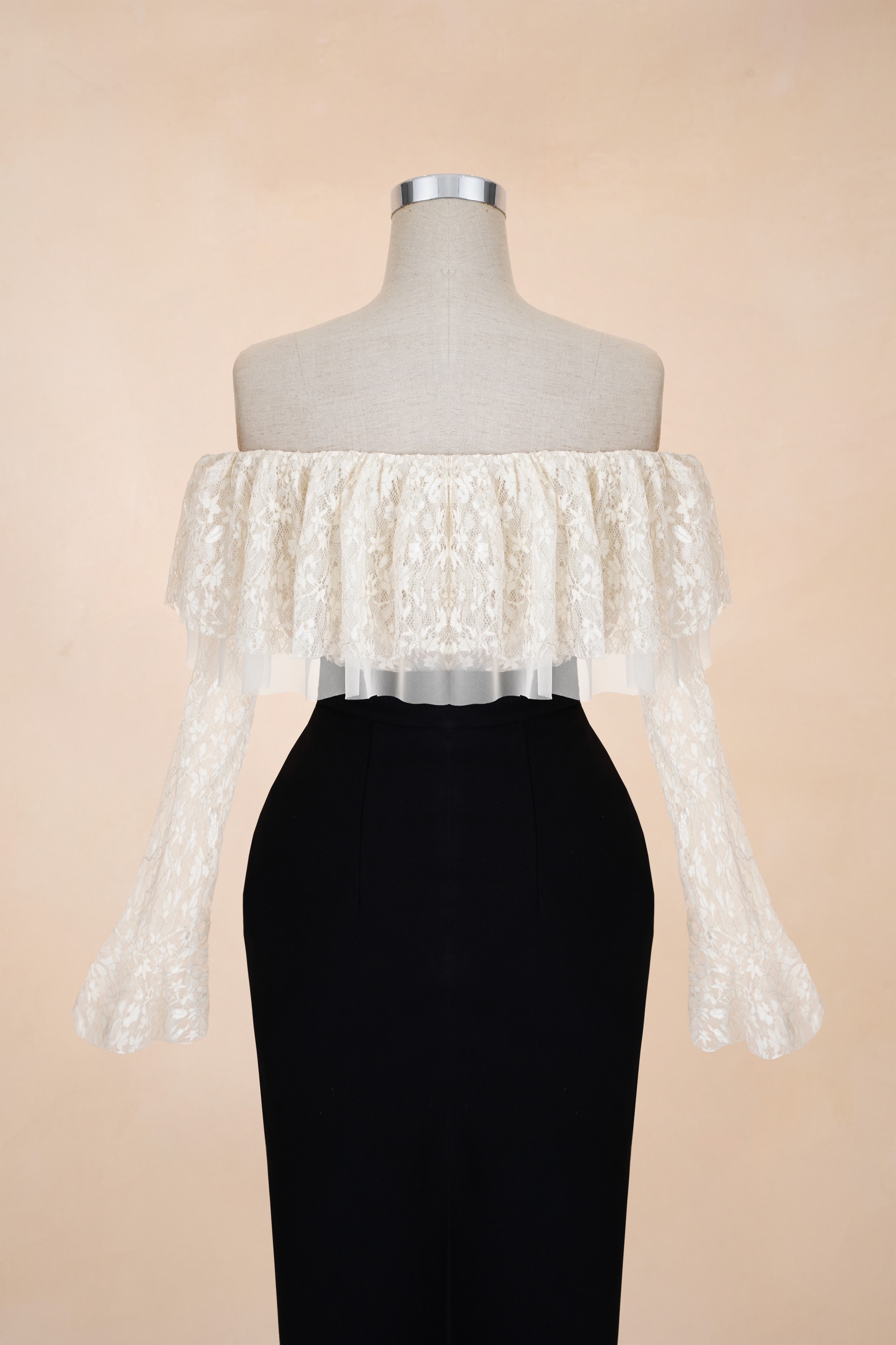 Áo Trễ Vai Phối Bèo Ren Tay Loe