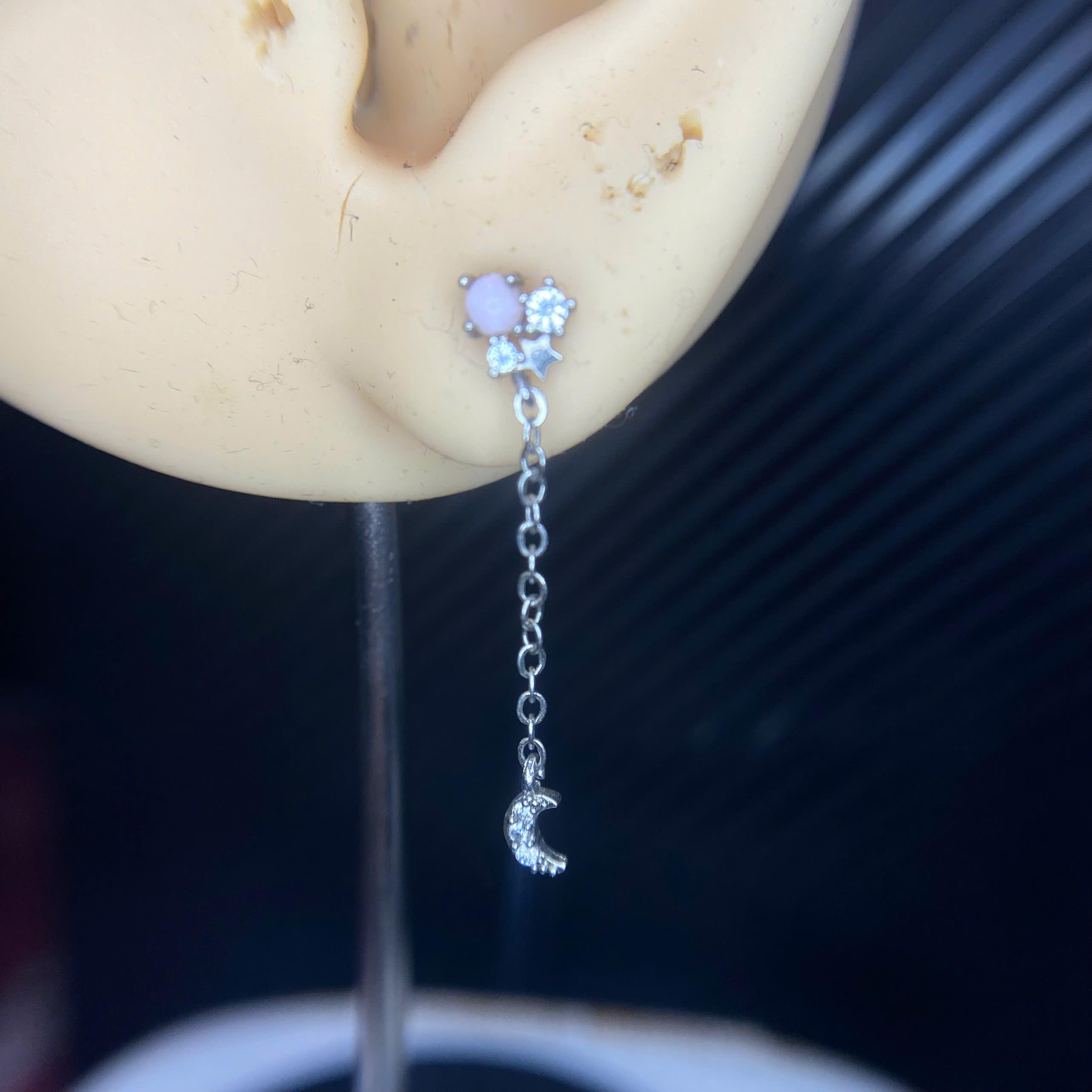 Khuyên kiểu xích rơi mặt trăng kim cương._thumbnail_3