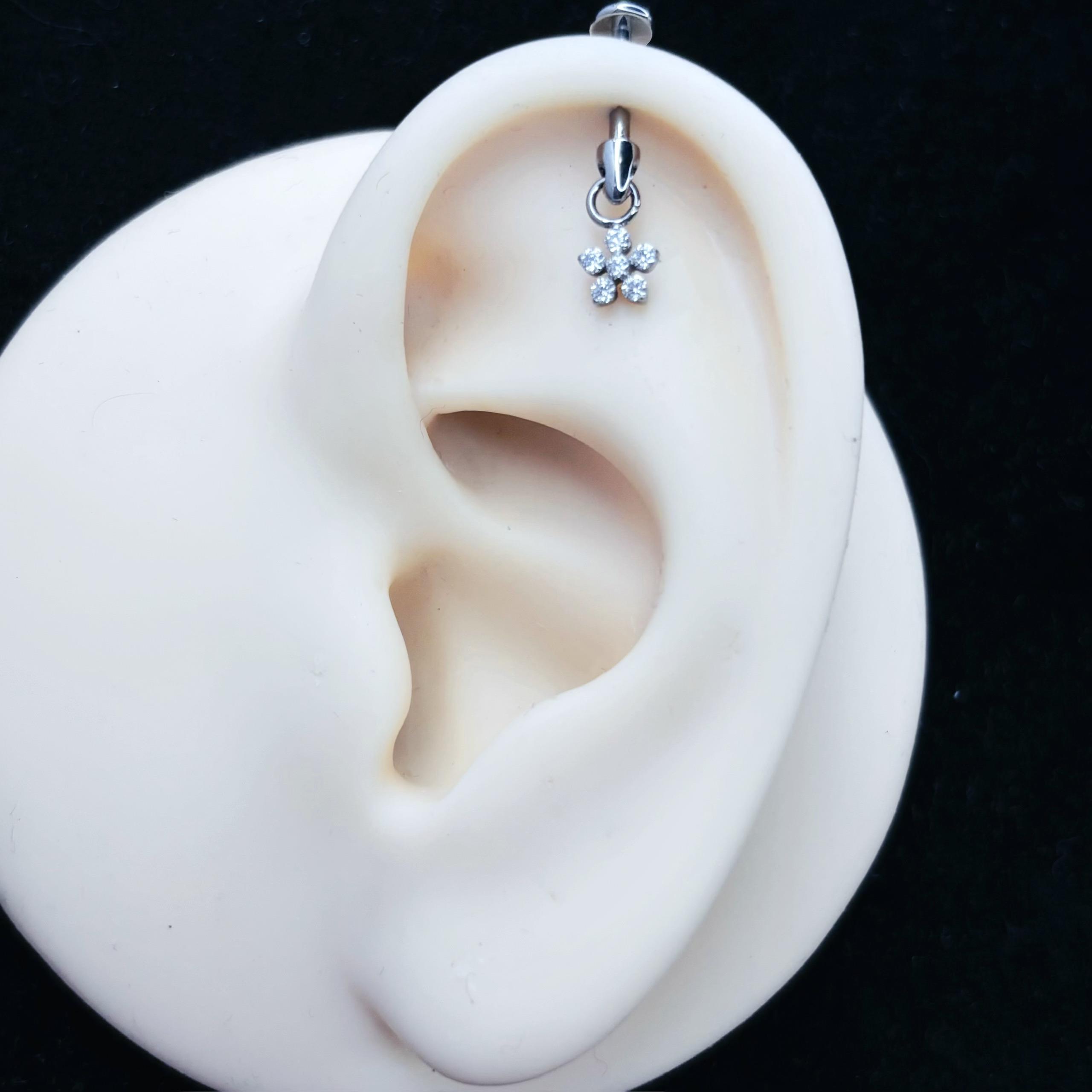 khuyên kiểu vertical titan hoa 5 cánh rơi nhỏ_thumbnail_3